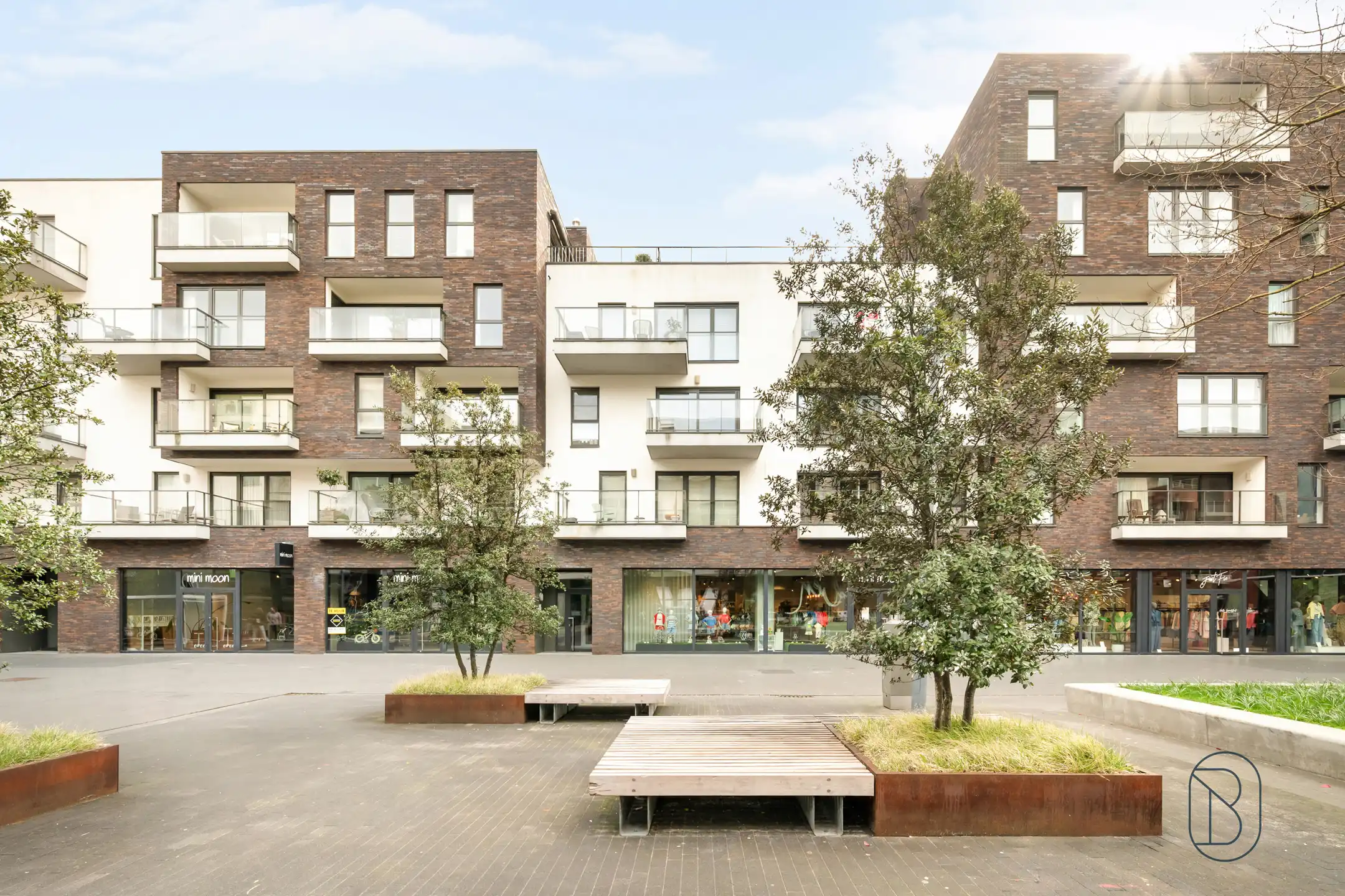 Recent instapklaar appartement met terras op De Munt in Roeselare! foto {{pictureIndex}}