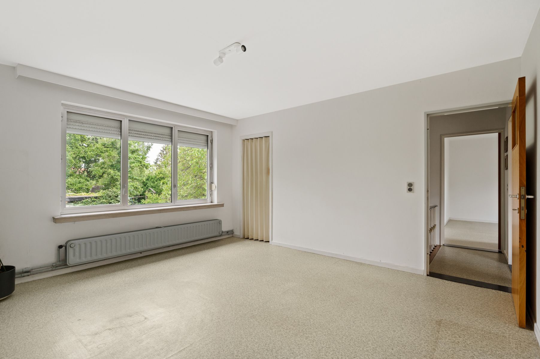 Uniek hoeve omgeven door privacy en rust foto 11