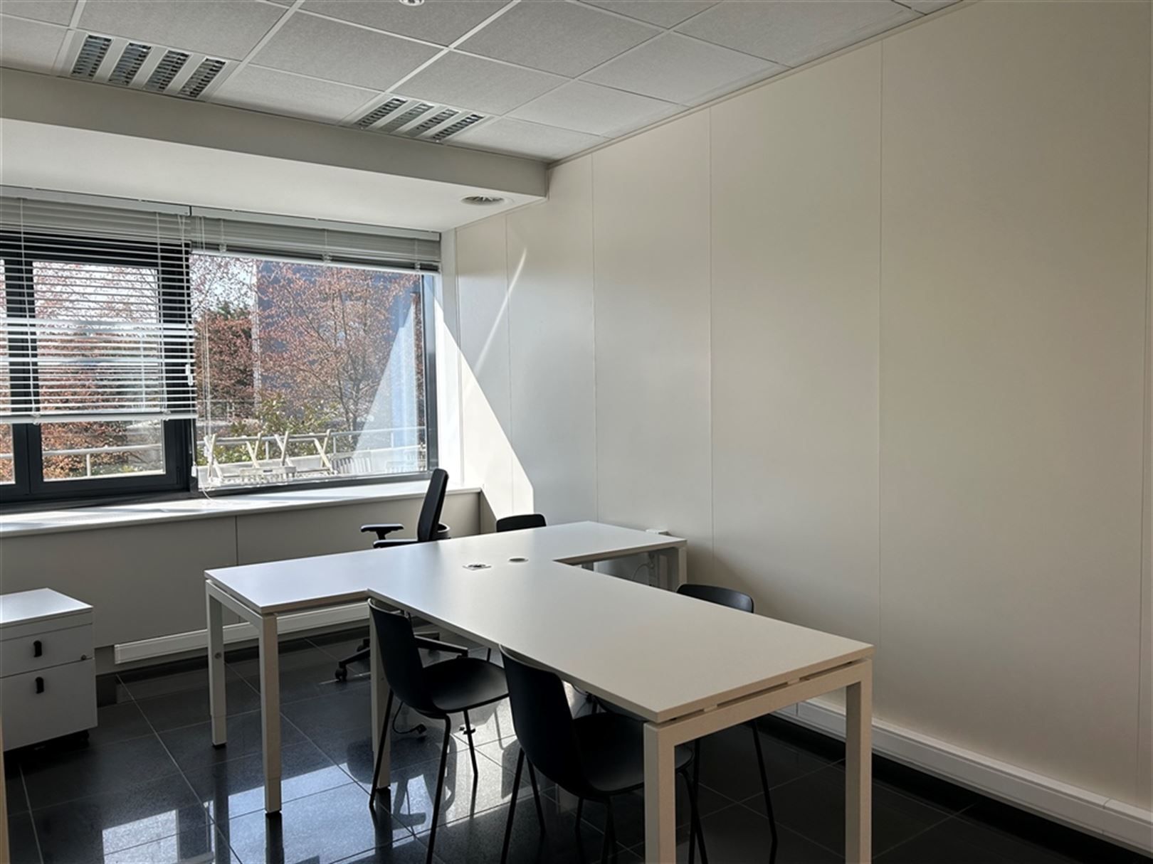 Kantoor te huur in Lummen met goede verbinding, vlakbij het Klaverblad foto 24
