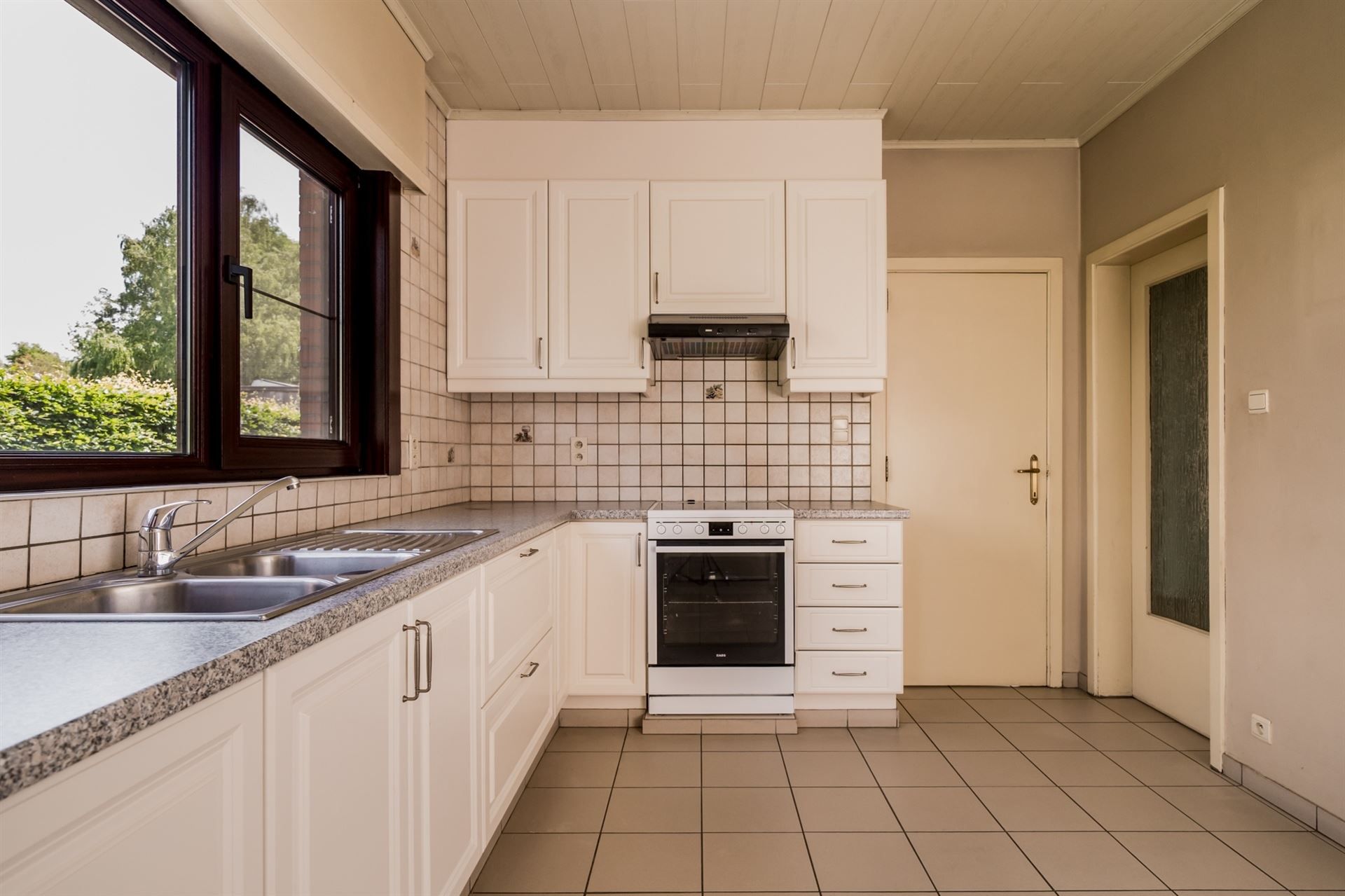 Rustig gelegen woonhuis met veel potentieel foto 7