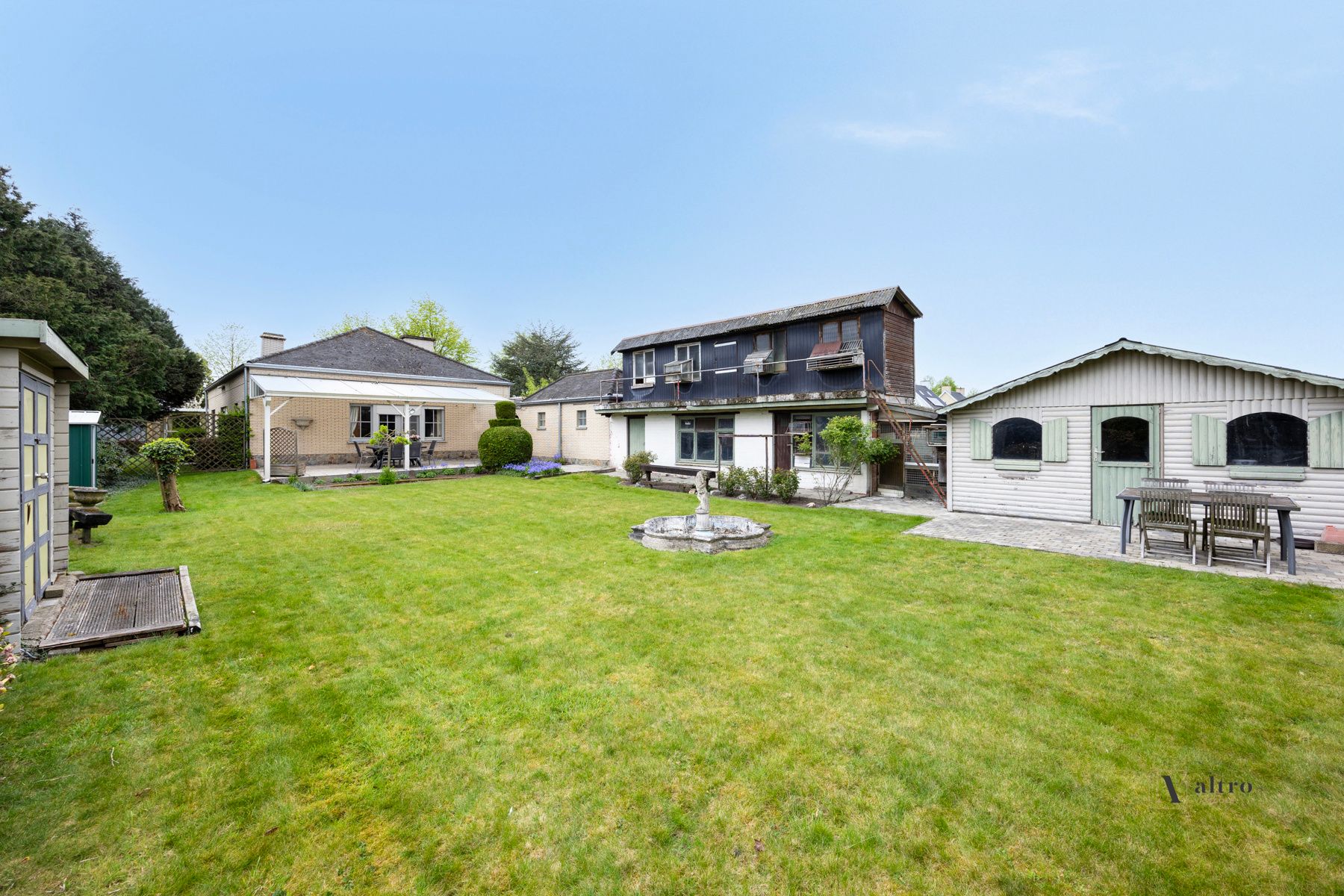 Deels gerenoveerde woning in het groene Bellem foto 18