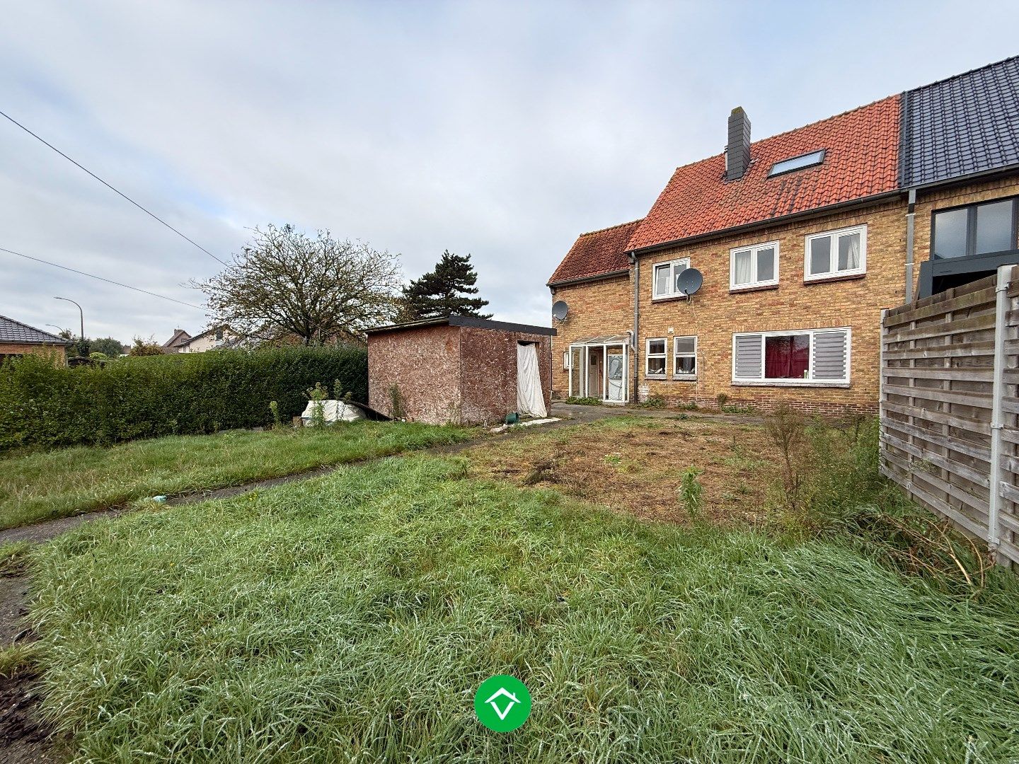 Op te frissen woning met 7 slaapkamers en tuin te Gistel foto 7