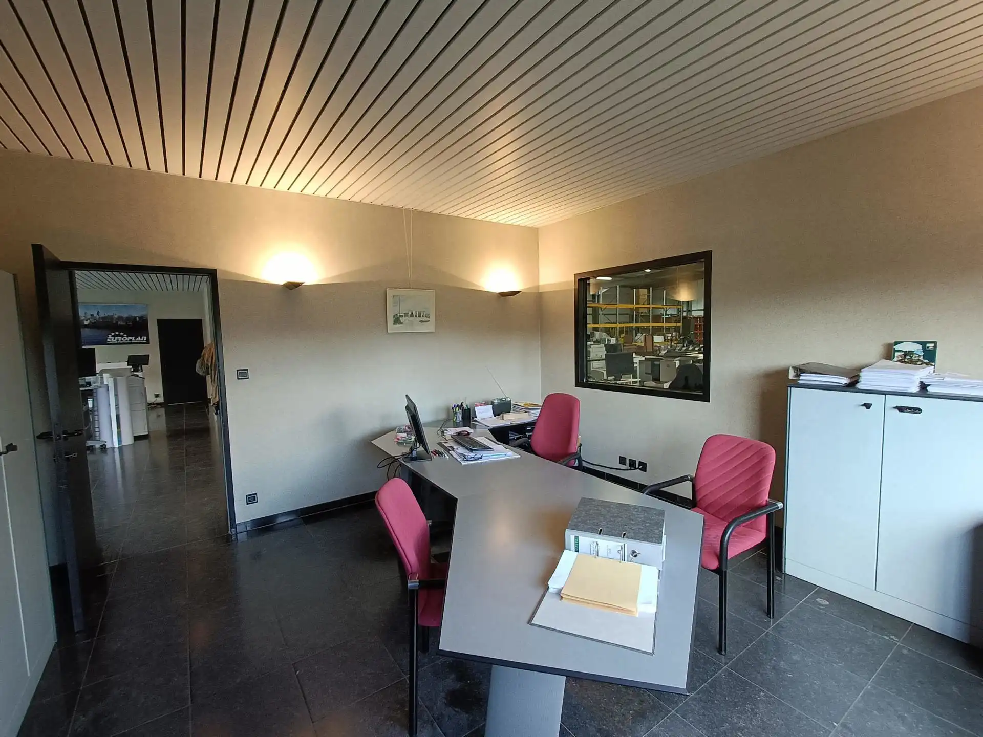 Bedrijfsgebouw te huur in Lier - Magazijn ook apart beschikbaar! foto 7