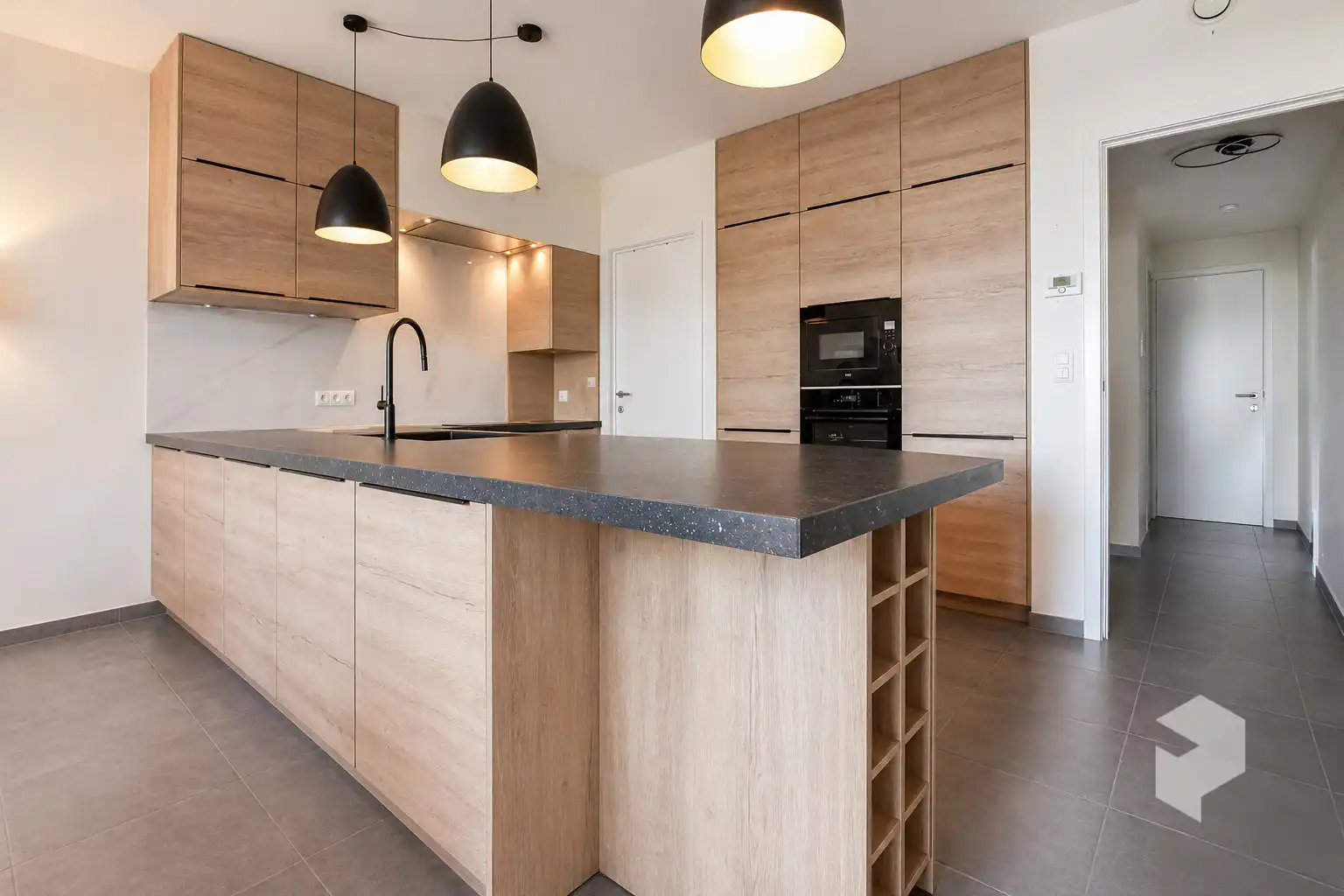 Mooi ruim appartement met tuin, ruim terras en 2 slaapkamers foto 3