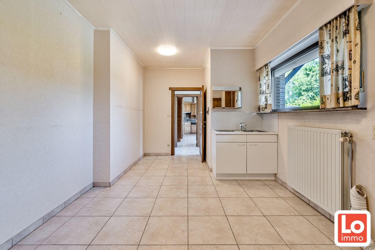 Mooie grote villa met 3 à 4 slaapkamers op een totaal van 1120m² foto 8