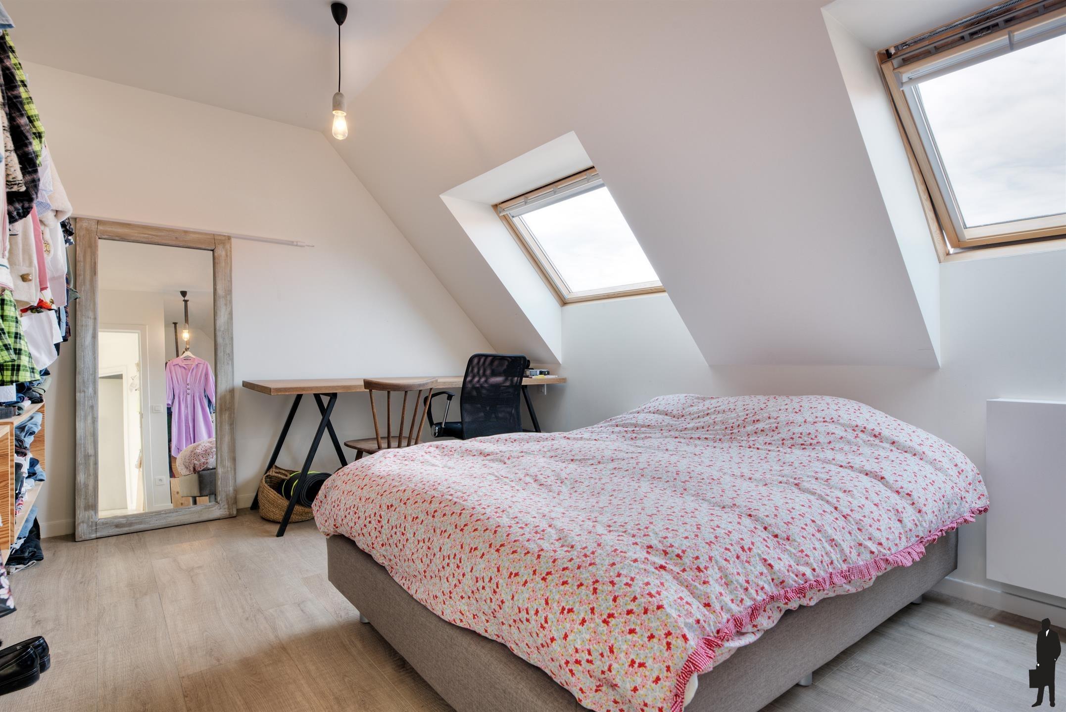 Ruime duplex met 3 slpk, carport, terras en tuin foto 11