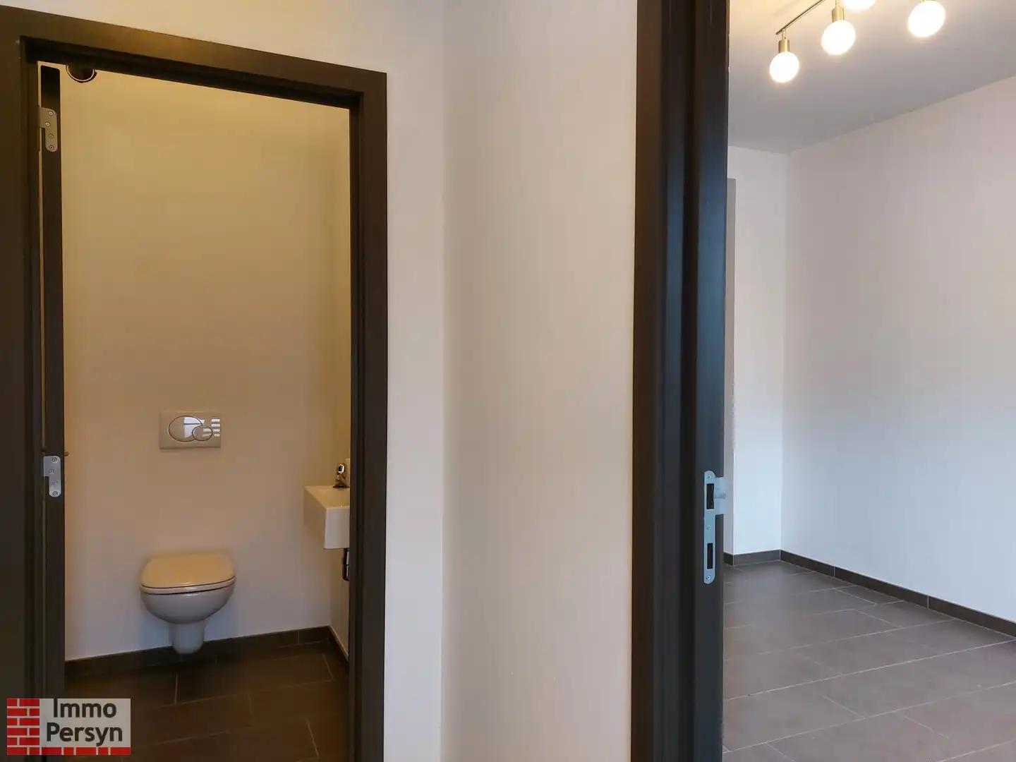 Gezellige rijwoning met kleine stadstuin foto 10