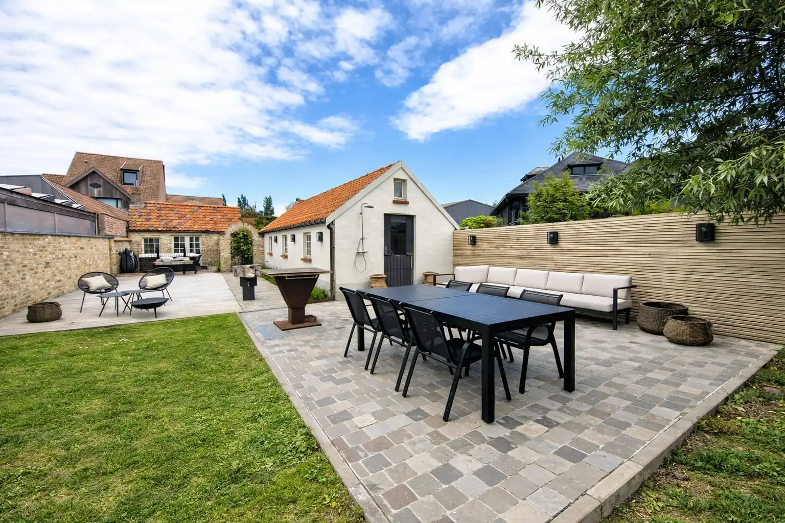 Uiterst charmante halfopen bebouwing met weidse zichten op een perceel van 2012m²  foto 3