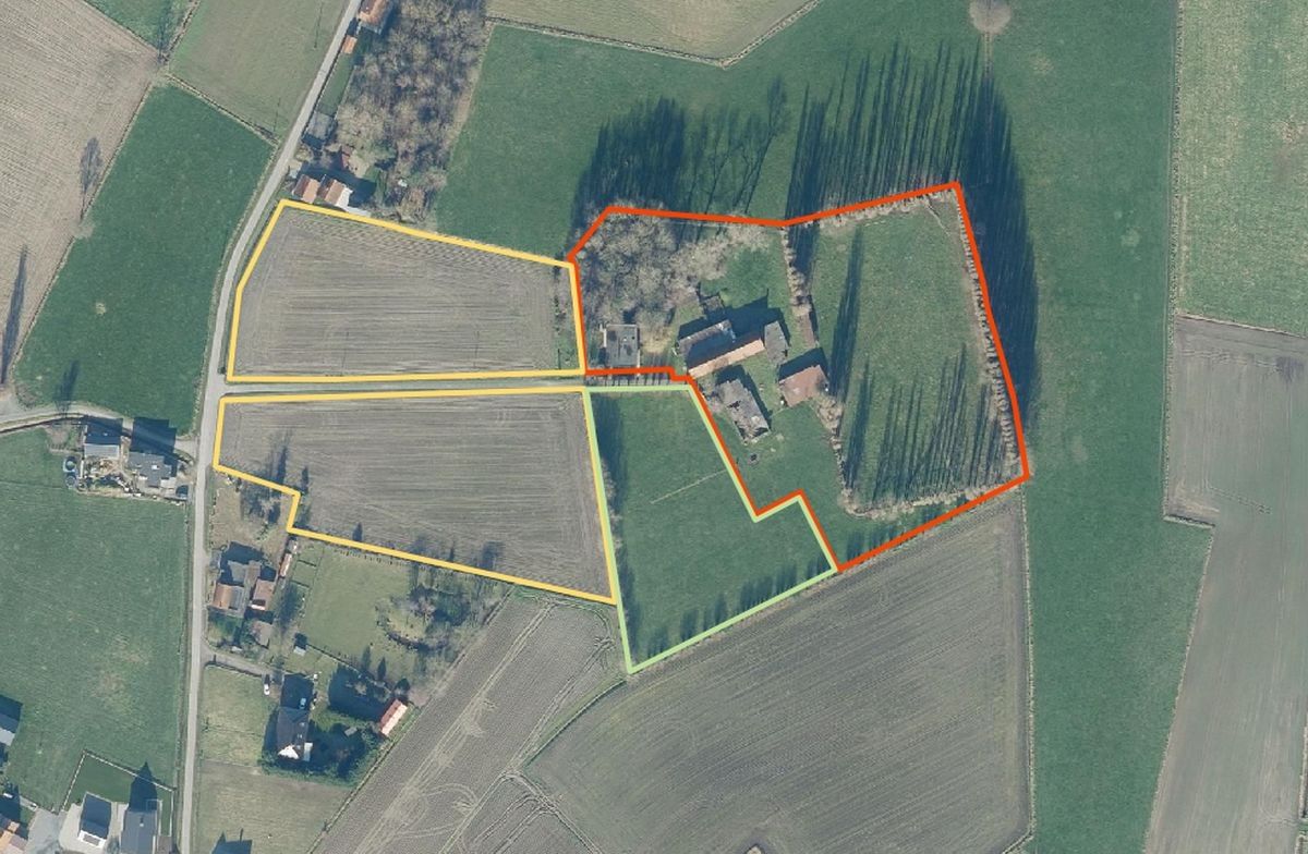 Mooi gelegen hoeve op 1,45 ha te koop te Veldegem foto 7