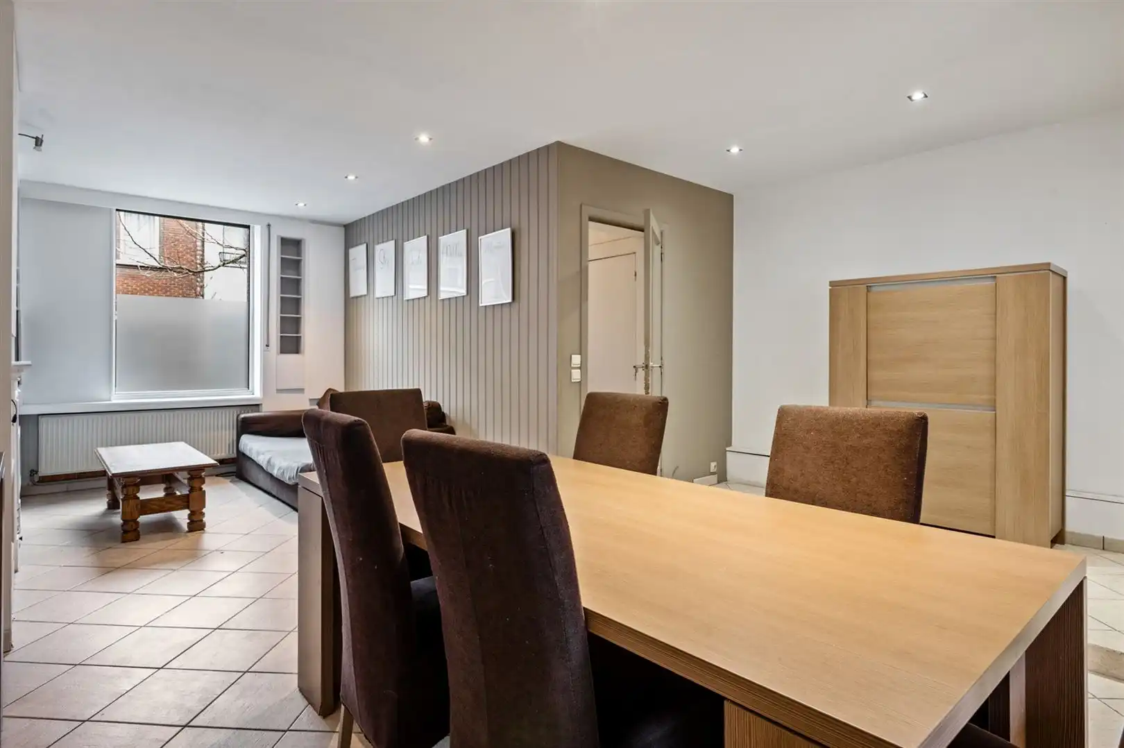 Te renoveren gezinswoning met 4 slaapkamers in dorpskern. foto 4