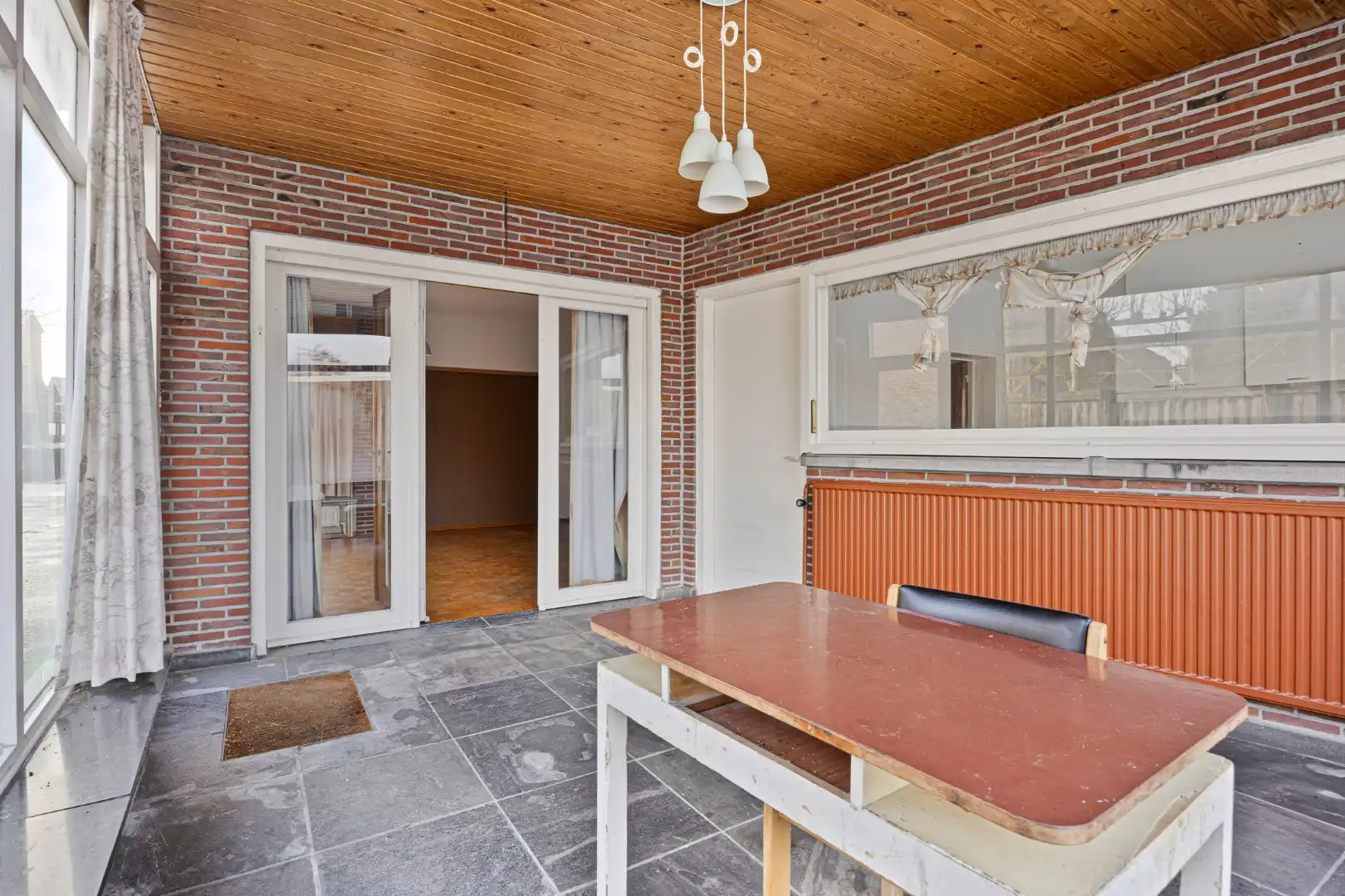 Ruime te renoveren gezinswoning met 4 slpks in het centrum van Herentals ! foto 9