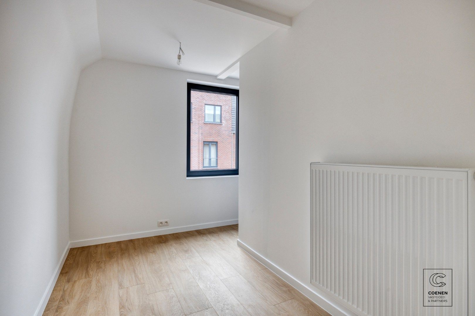 Prachtig, volledig gerenoveerde HOB met twee slaapkamers op een centrale ligging te Brasschaat!  foto 17