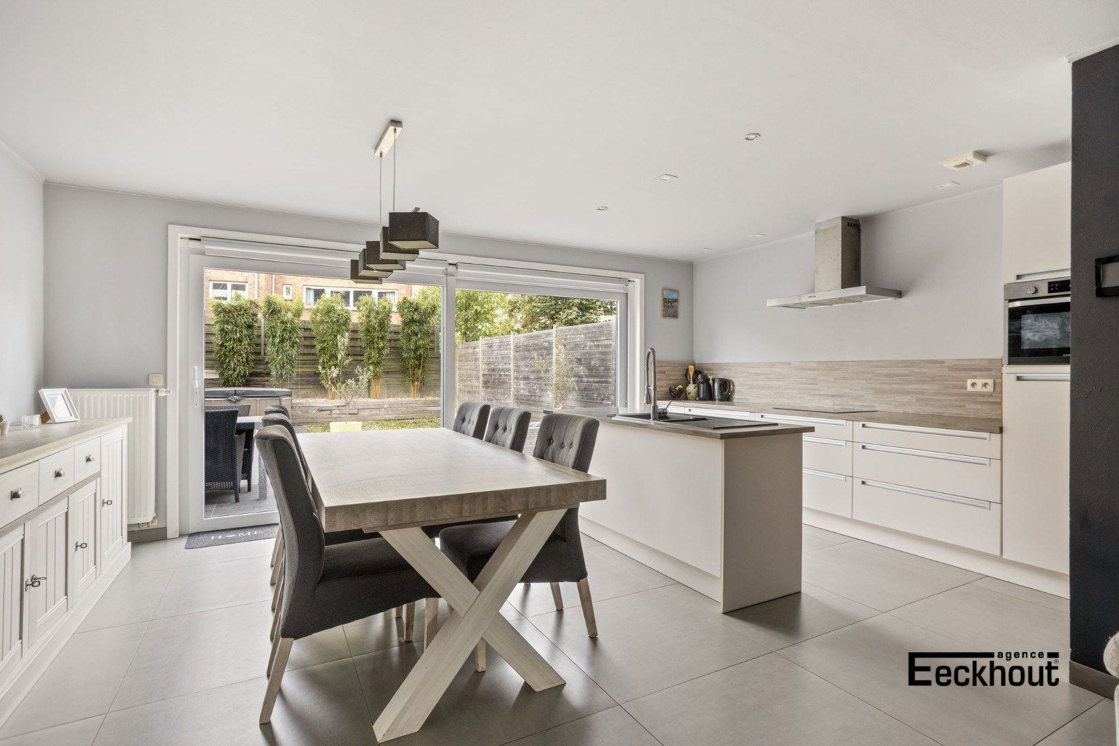 Instapklare, recente rijwoning met tuin & garage! foto 4