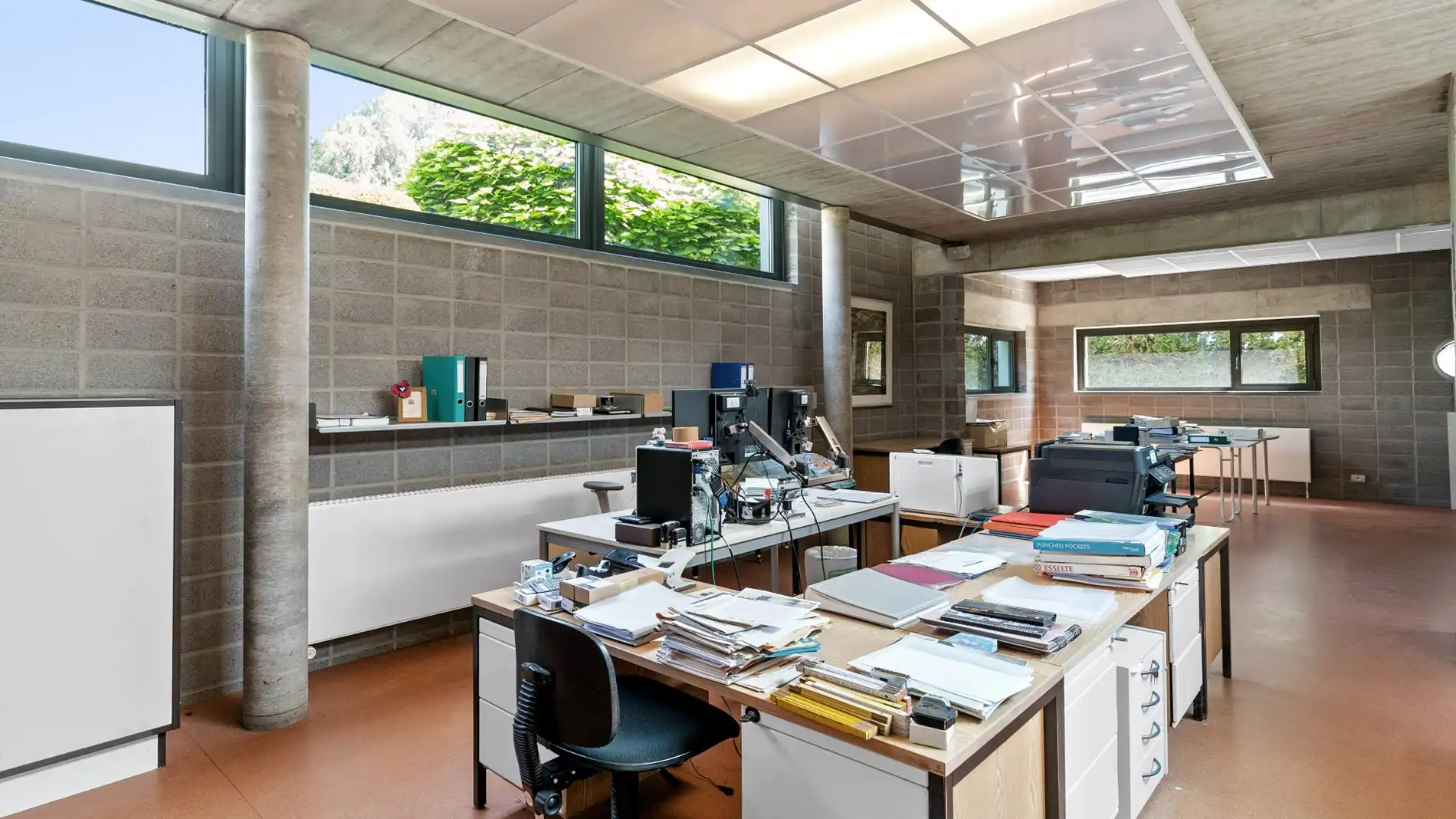 LINDEN - handelsuimte 240 m2 + 5x staanplaats foto 9