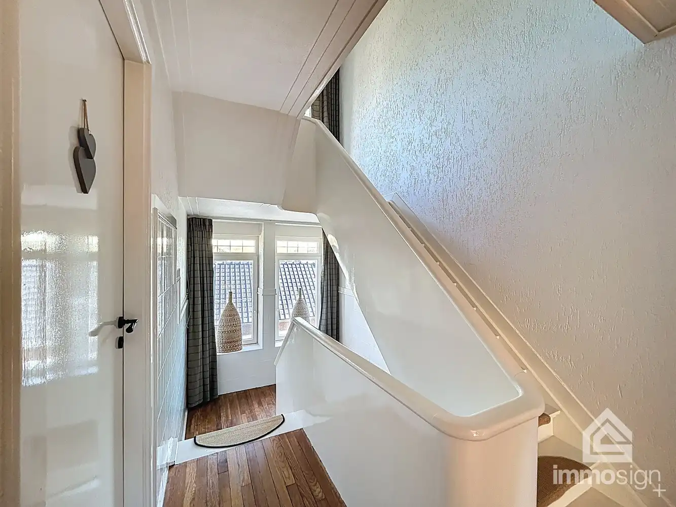 Exclusieve woning voorzien van dubbele garage en bedrijfshal op de Nederlandse grens foto 40