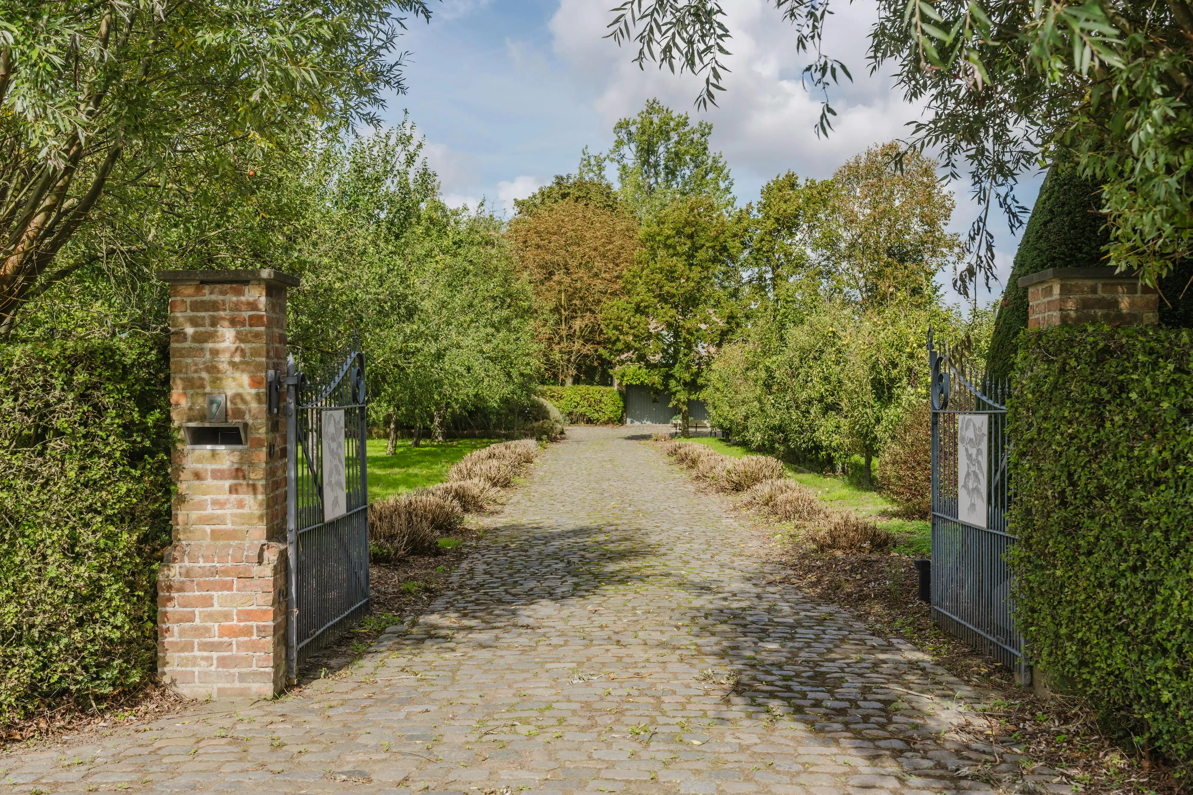 Uniek domein op 1,4 ha te koop in Houthulst foto 2