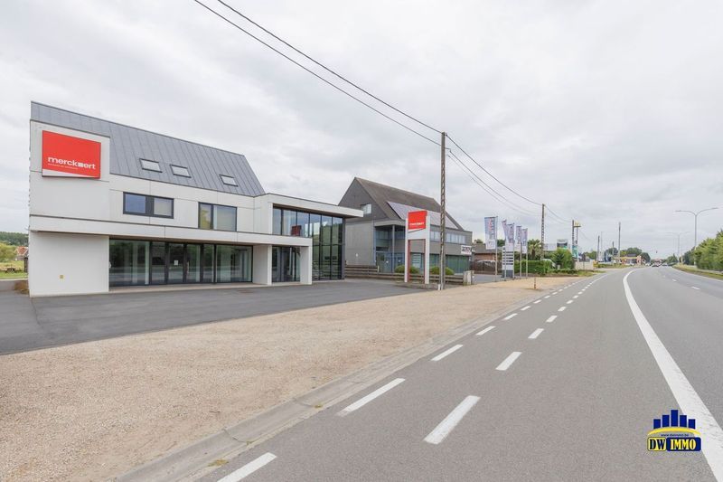 Grote handelsruimte/showroom langs drukke baan te huur in Kruisem foto 4