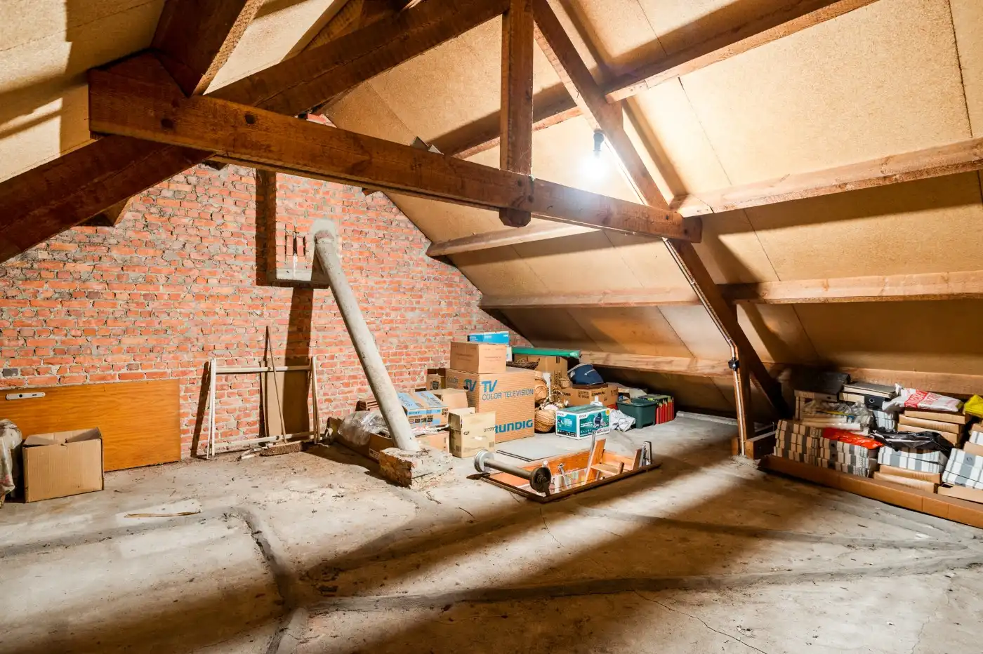 Te renoveren woning met 3 slpk., garage en tuintje foto 21