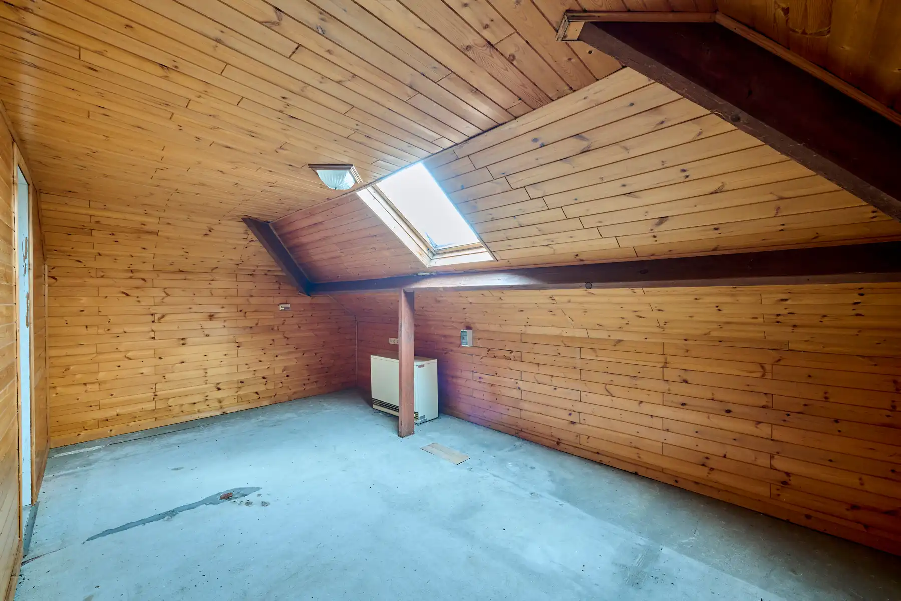 Woning met potentieel op een ruim perceel van 23a foto 11