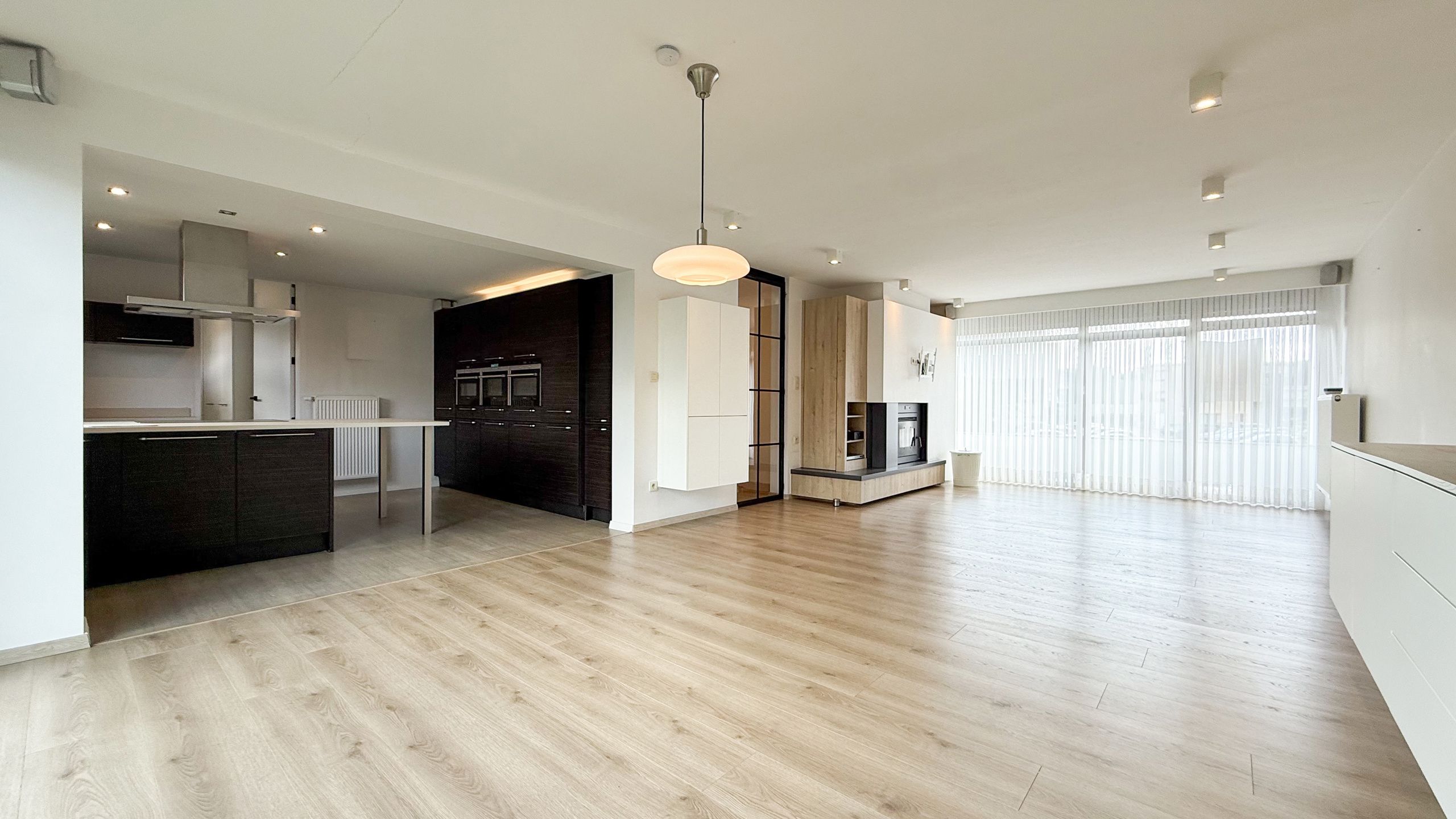 Ruim appartement met 2 slaapkamers en terras,met palletkachel foto 7