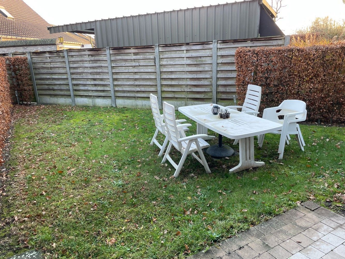 Gelijkvloers appartement met twee slaapkamers en twee terrassen en tuintjes. foto 7