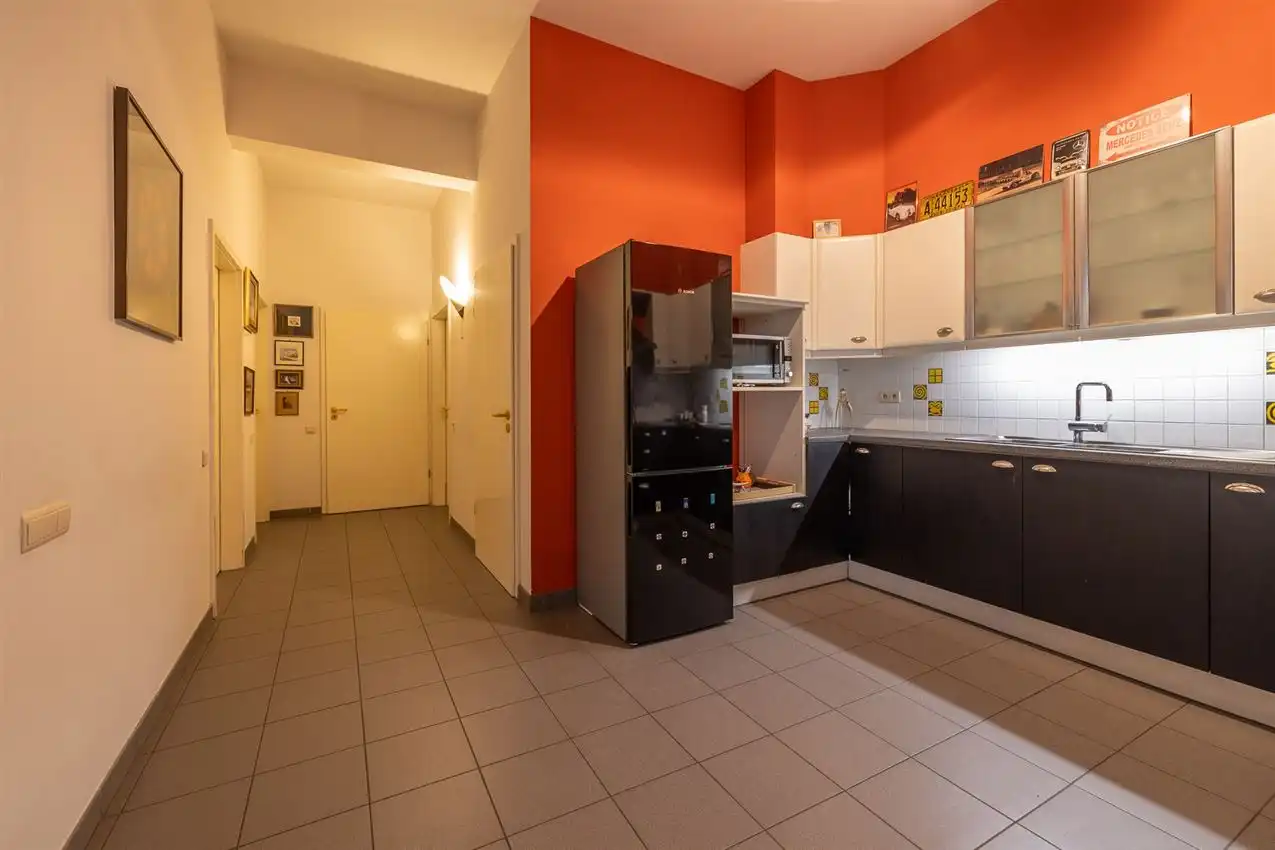 2slk appartement met grote garage in het centrum foto 10