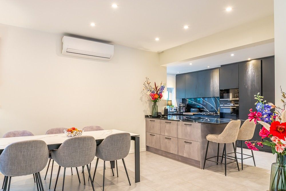 Charmante gerenoveerde woning op toplocatie in Neerharen (Lanaken) foto 13