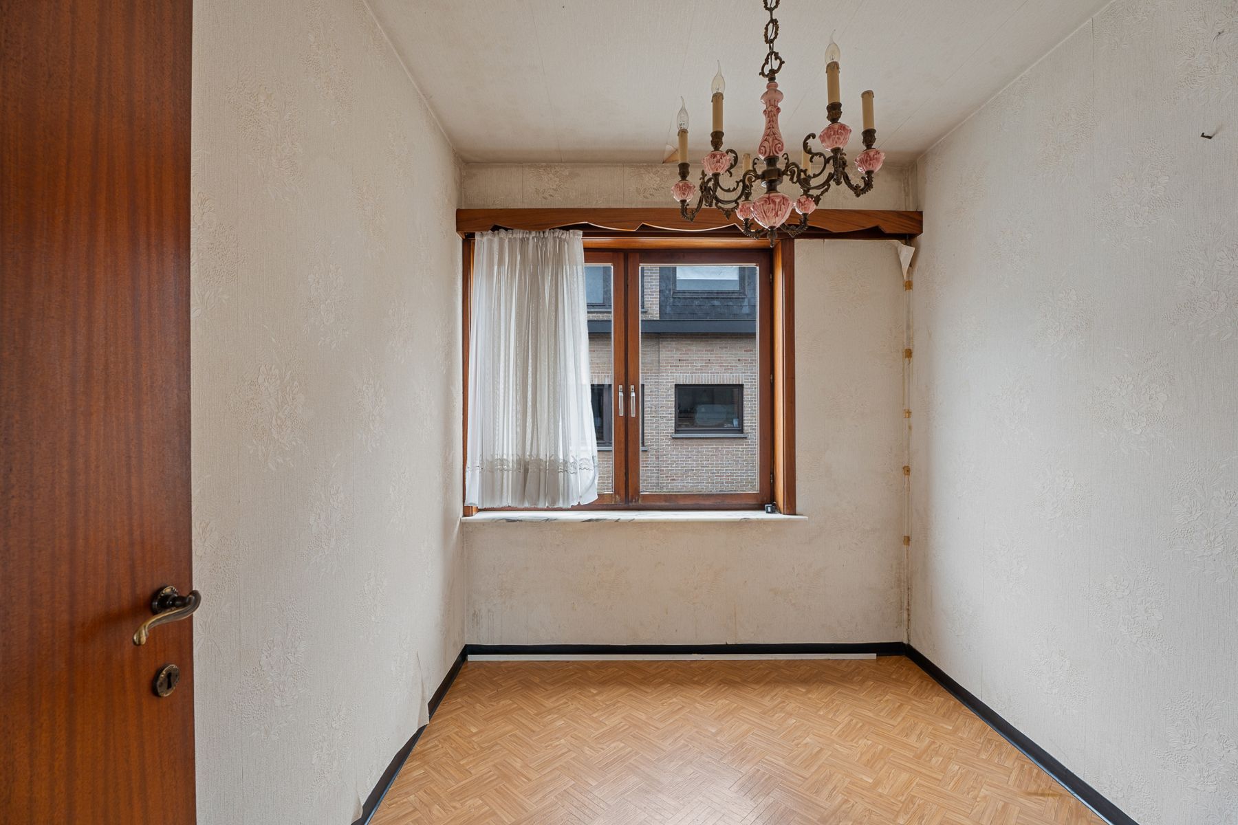 Te renoveren woning met potentieel in centrum Wetteren! foto 10