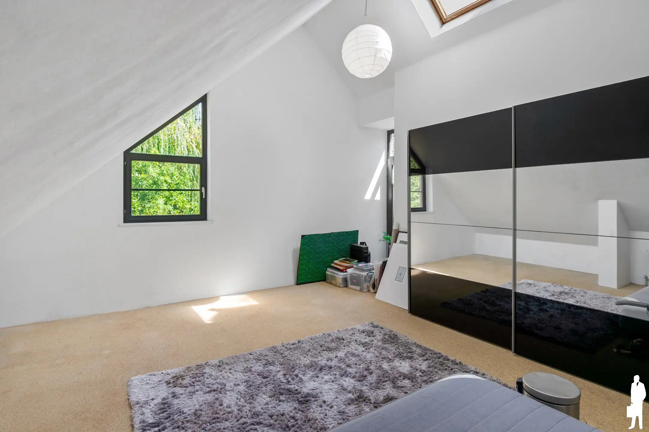 Welgelegen te renoveren villa met 5-7 slpks en 2 badks foto 37