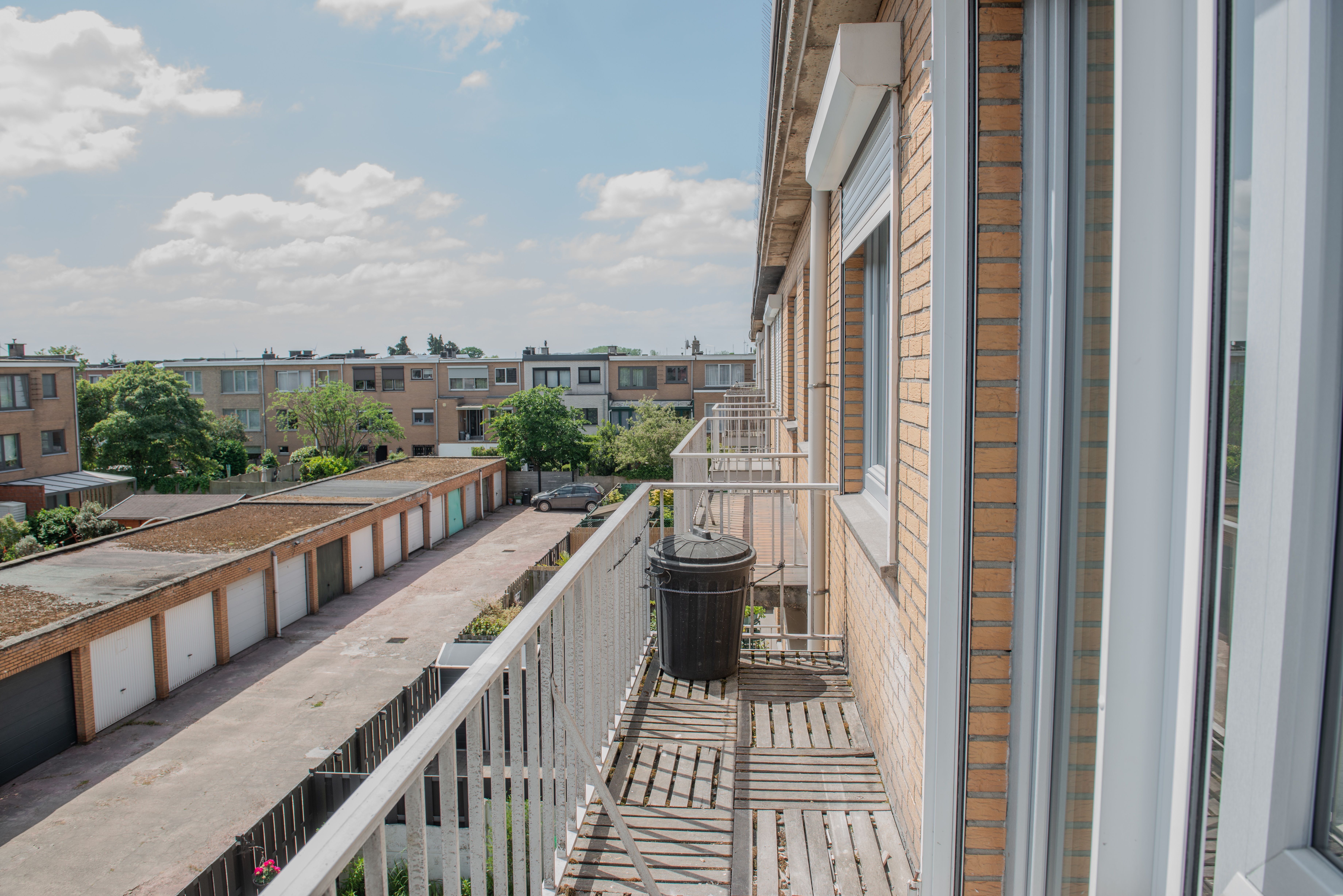 Totaal gerenoveerd appartement met 2 slaapkamers én garagebox met zicht op het groen! foto 11