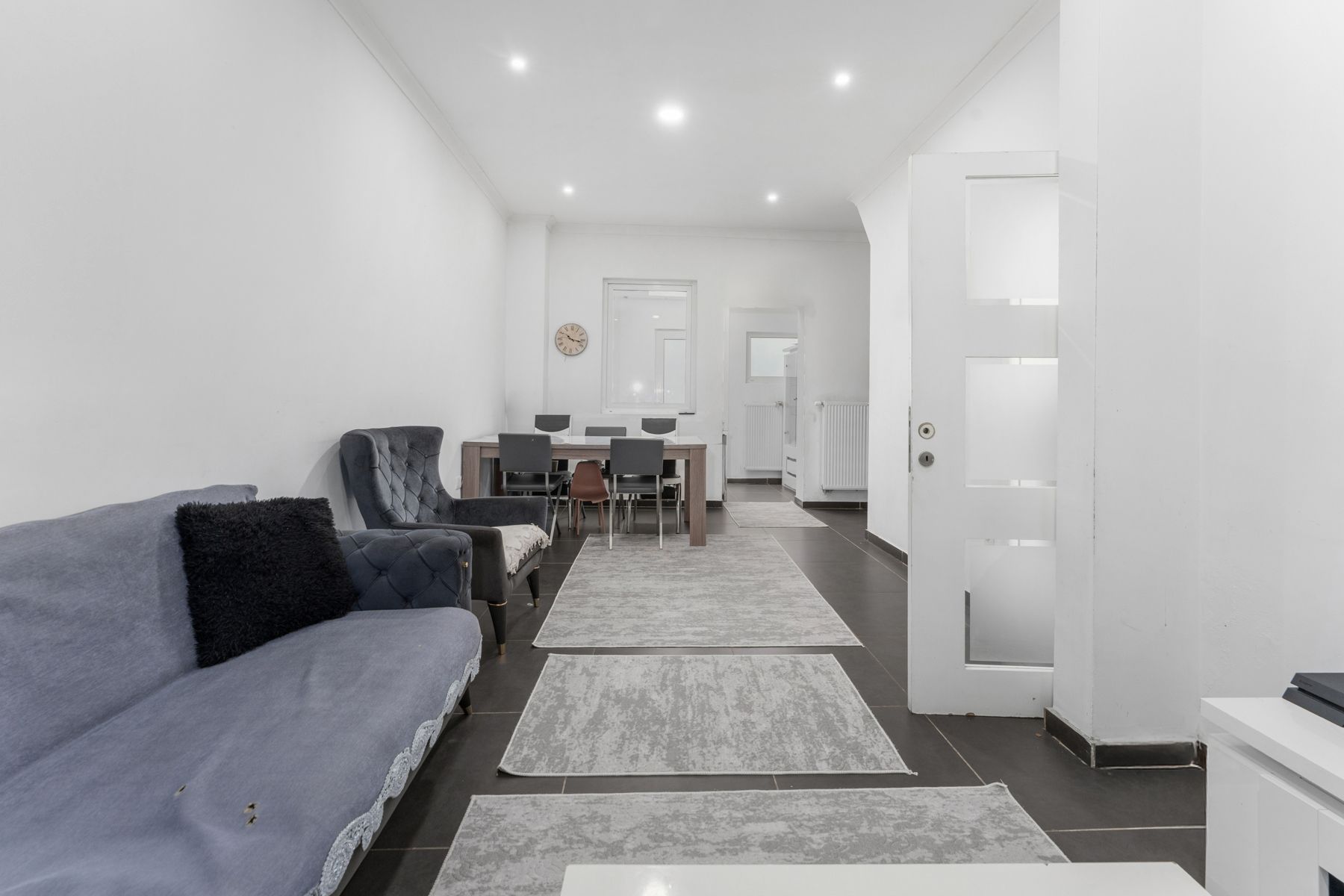 Vernieuwde woning met 3 slaapkamers te koop in Gent foto 4