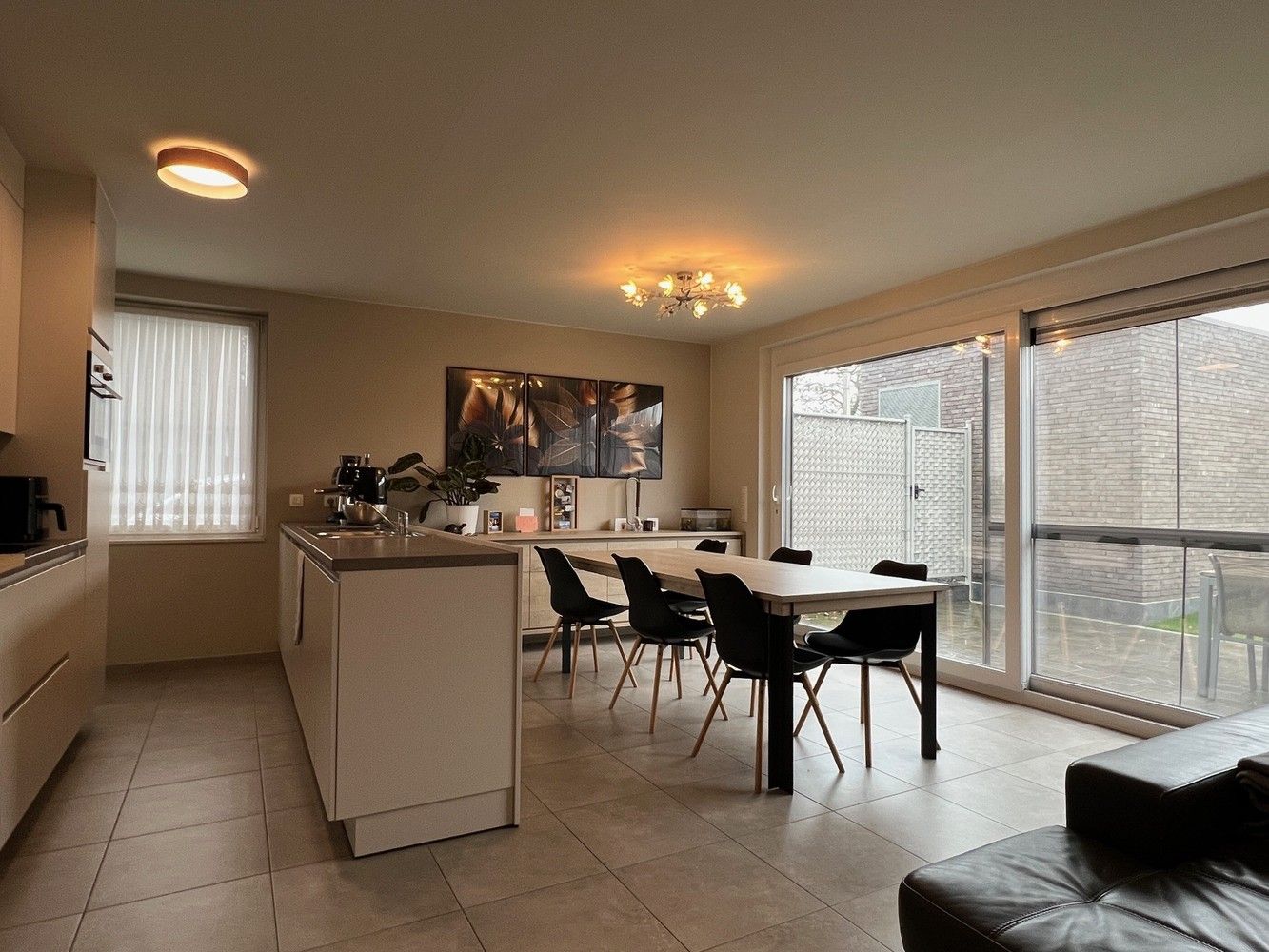 Recent gelijkvloers appartement met 2 slaapkamers en tuin foto 2