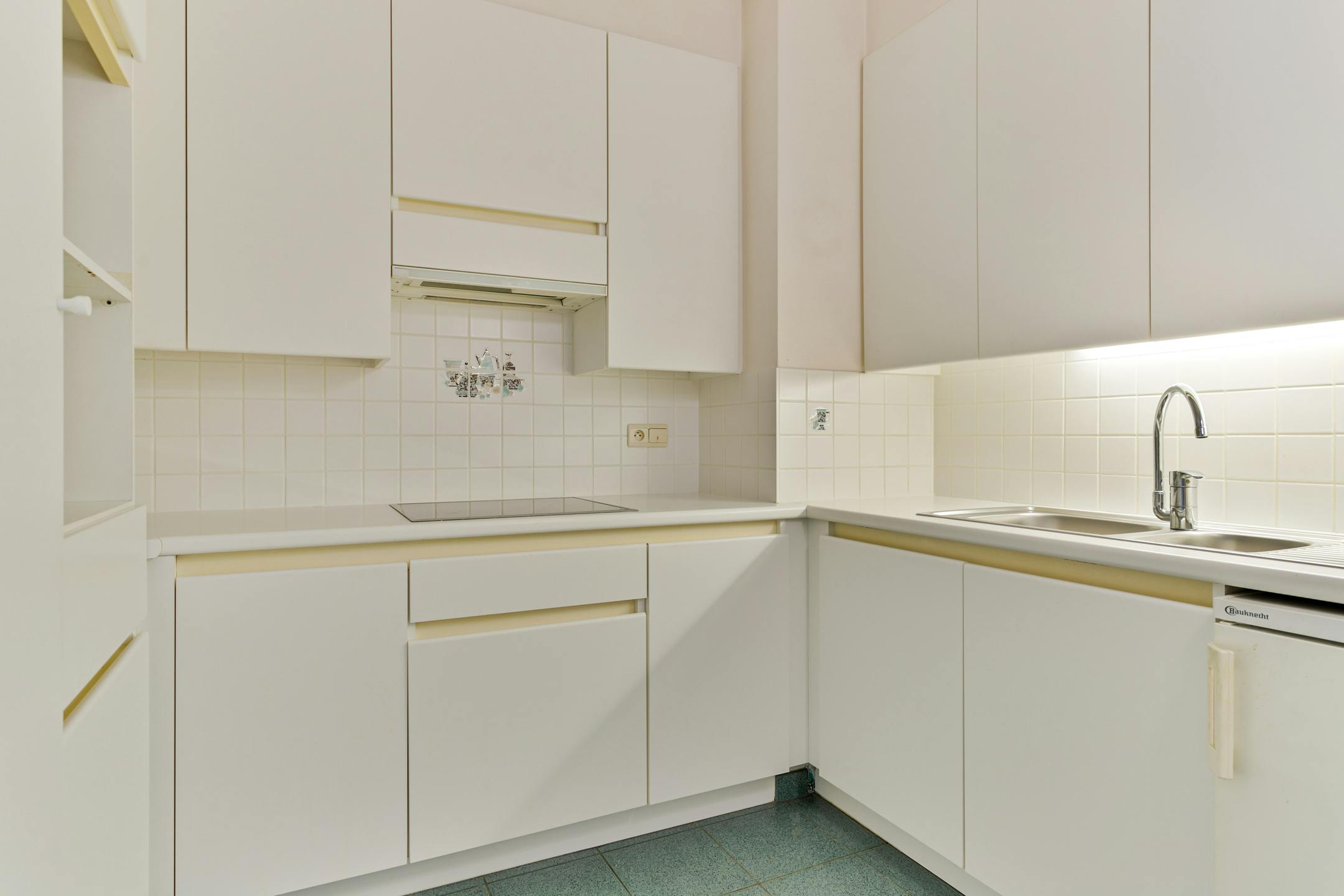 Lichtrijk 2 slaapkamer appartement te koop in Brugge centrum foto 6