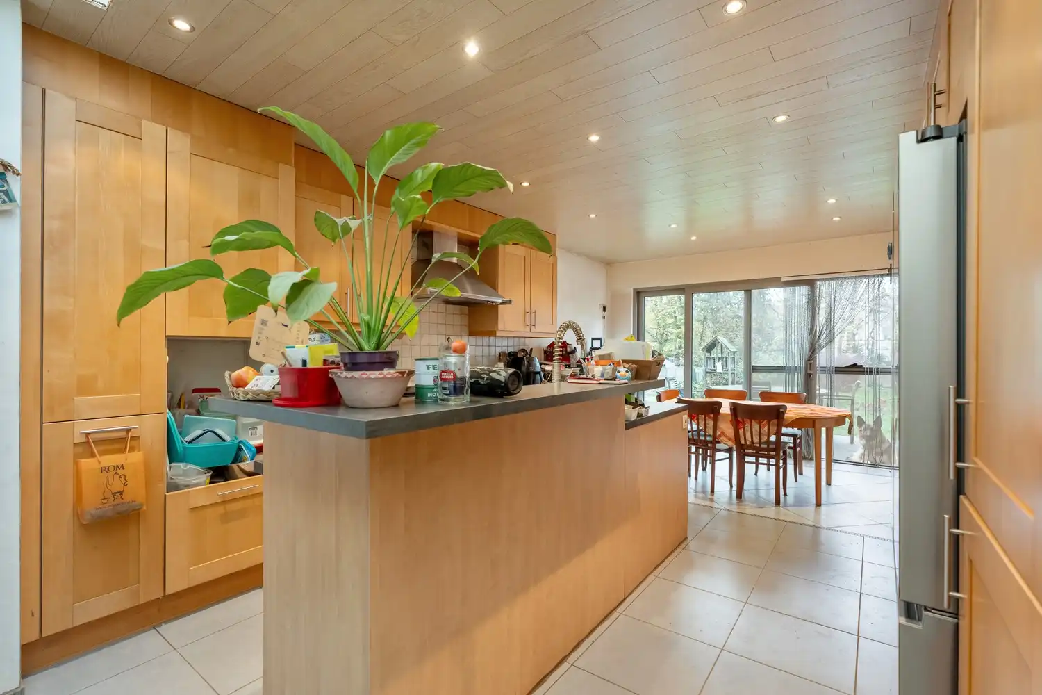 Ruime gezinswoning met aanpalend handelspand (oude bakkerij) foto 3