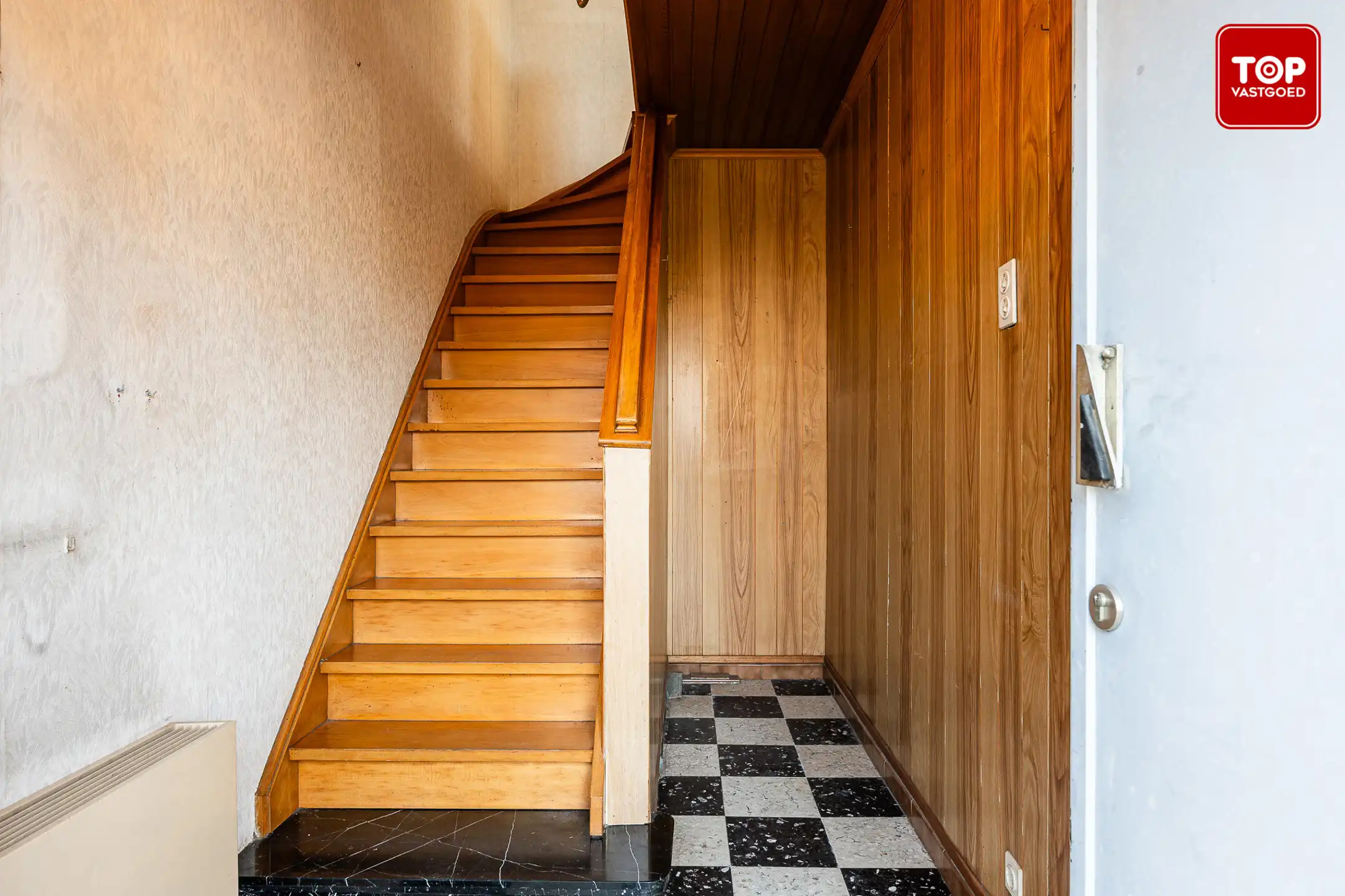 HOB met 3 slaapkamers en tuin foto 3