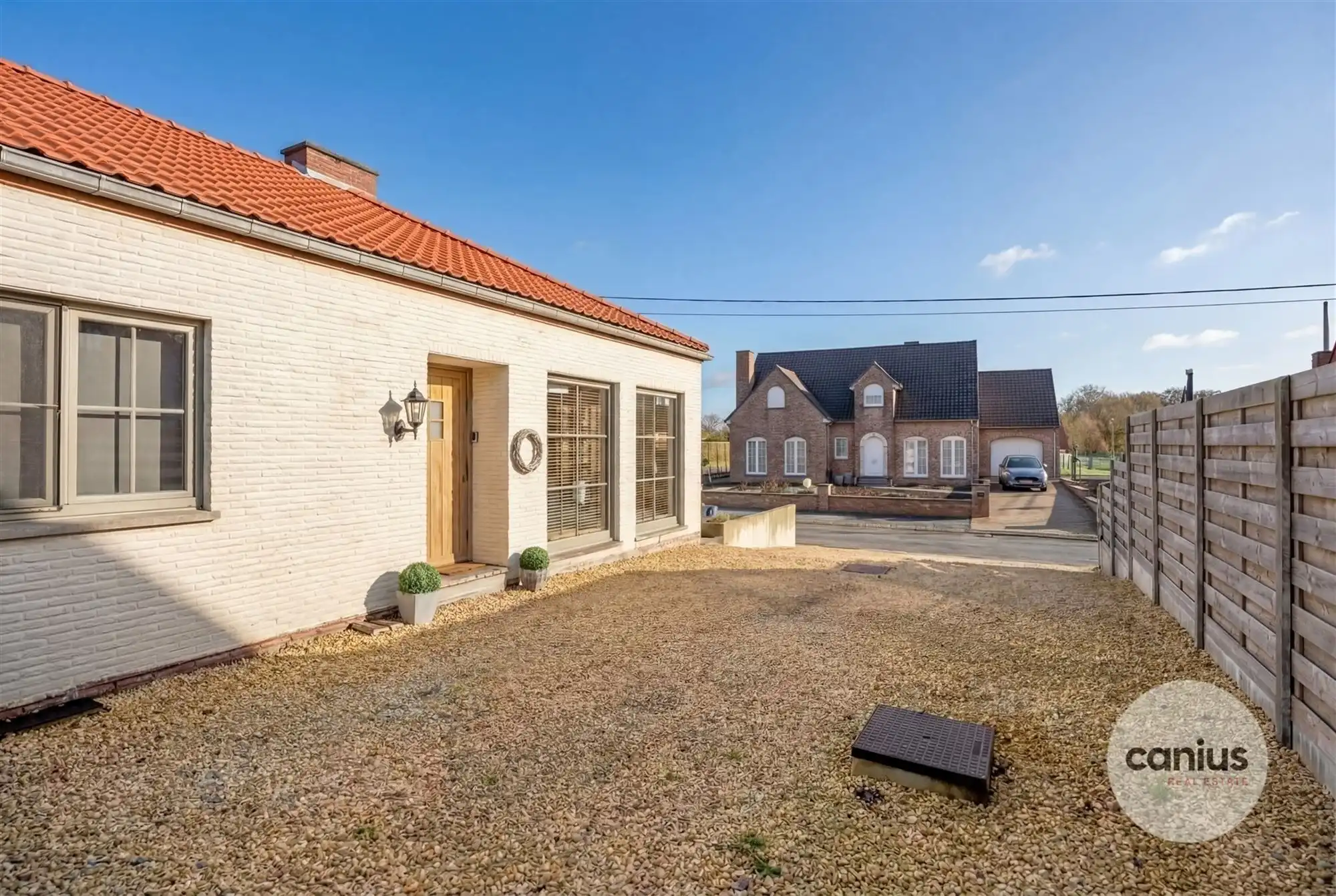 KNAPPE GELIJKVLOERSE WONING MET 4 SLAAPKAMERS foto 2