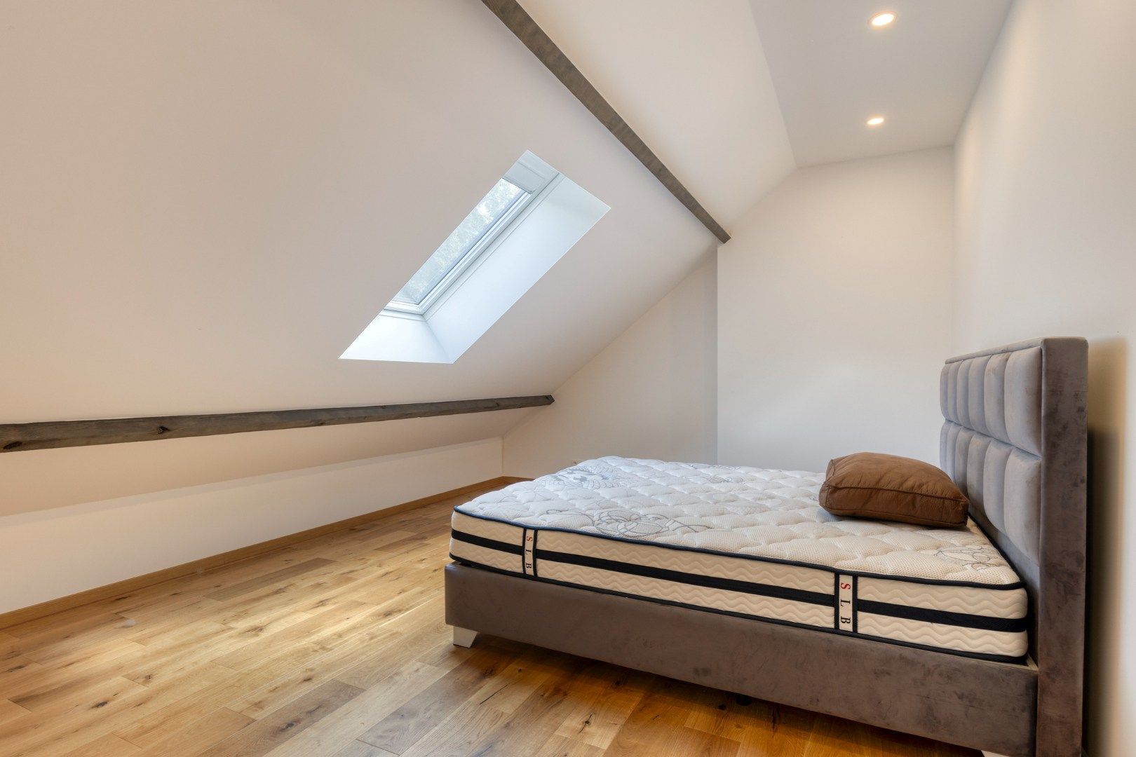 Appartement met 4 slaapkamers en ruim terras in Hamme-Mille! – EPC 103 kWh/m² - bewoonbare opp. 201 m² foto 23