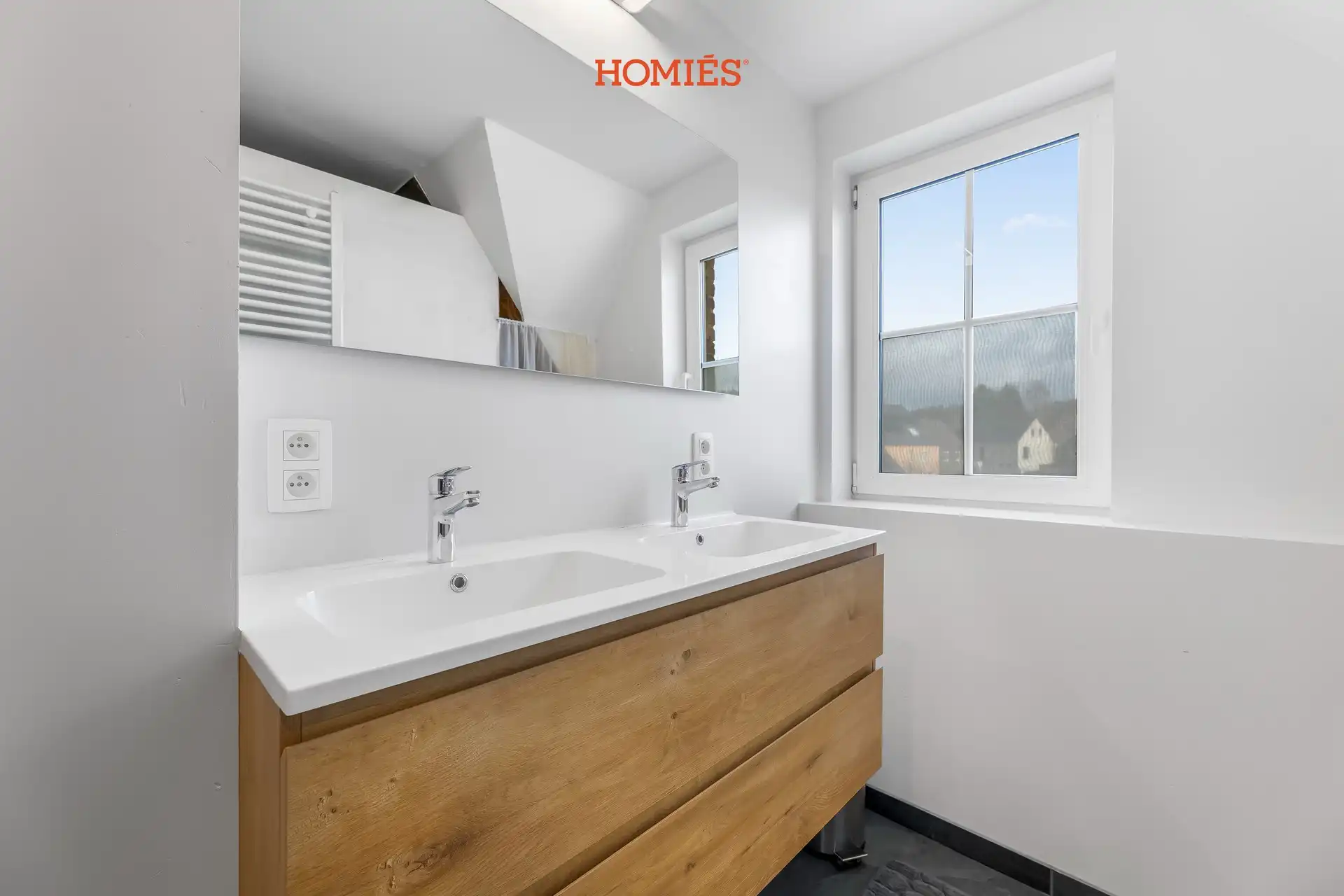 Te renoveren woning met potentieel in Sint-Joris-Weert foto 22