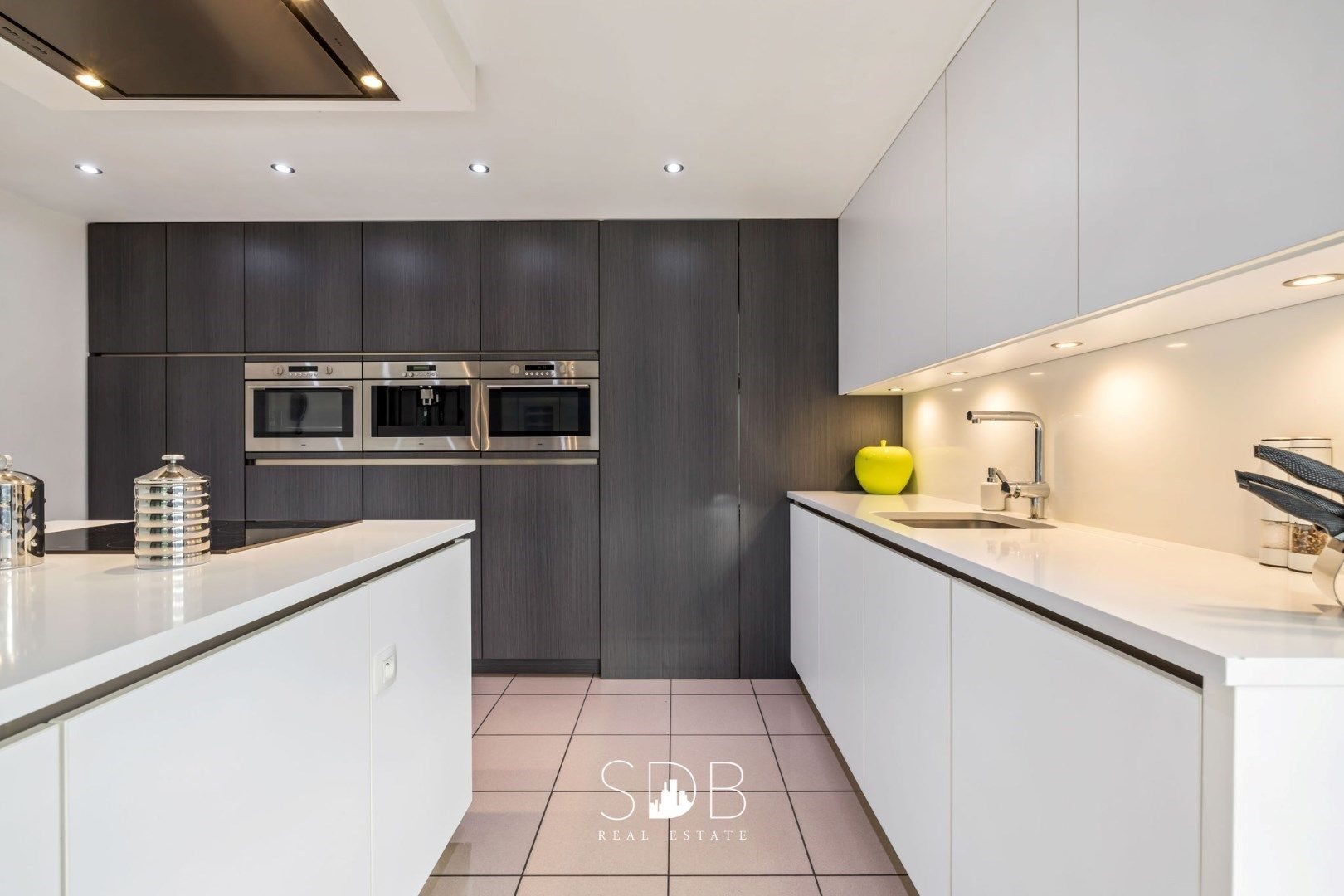 Woning + appartement en handelsruimte op 2.135m² foto 13