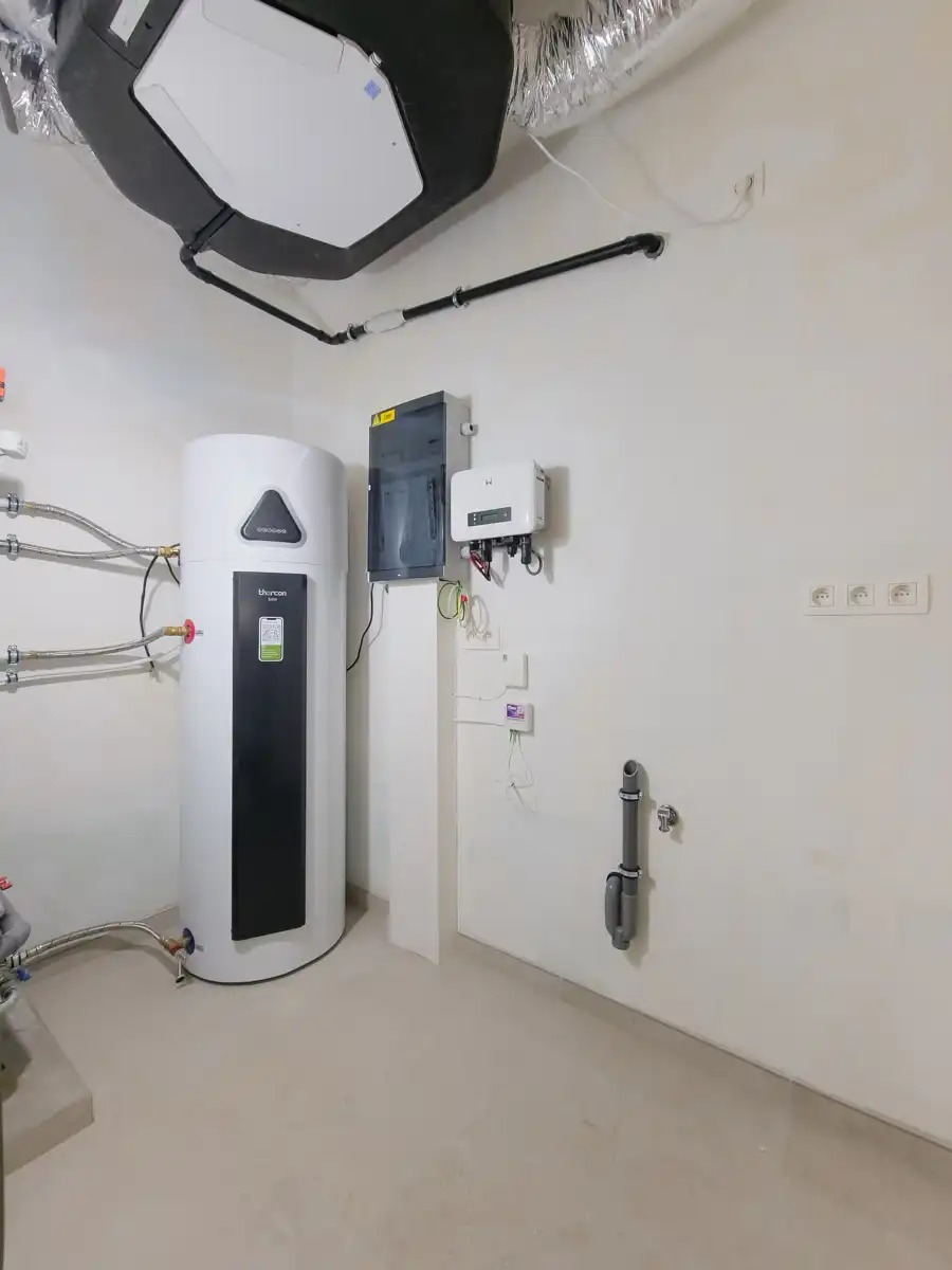 Rustig en comfortabel 2slpk appt. met mooi terras foto 19