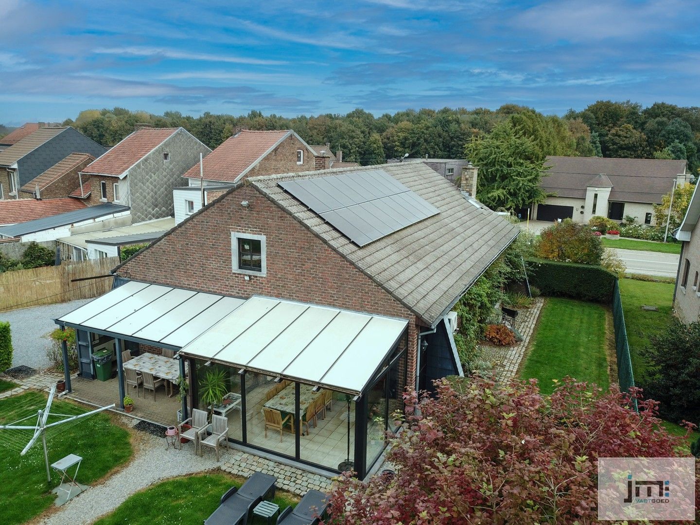 Ruime, lichtrijke woning op prachtig perceel foto 4