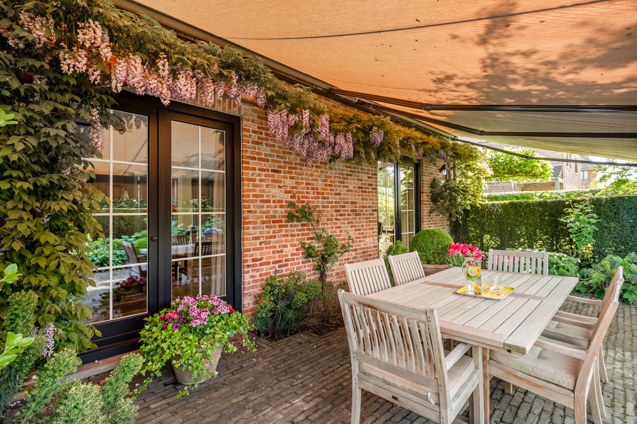 Heel ruime woning met mooie tuin op toplocatie! foto 19