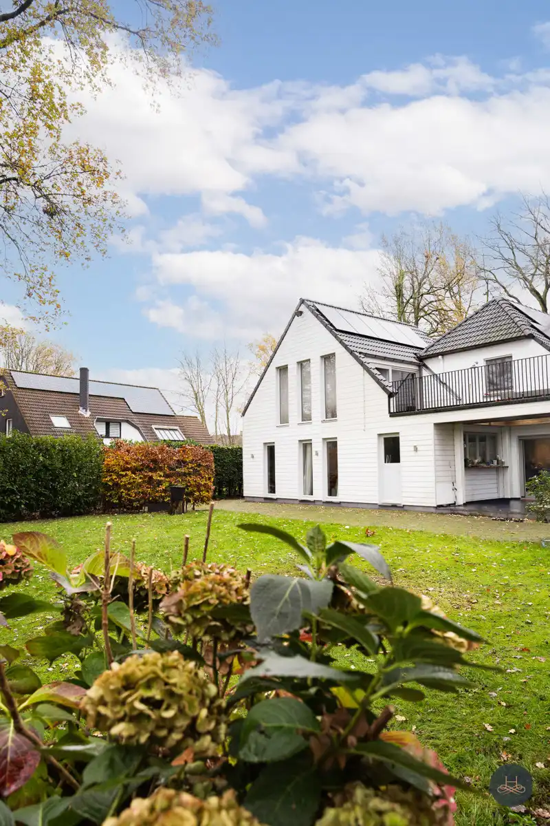 Functionele villa te koop met prachtige bomen op toplocatie foto 35