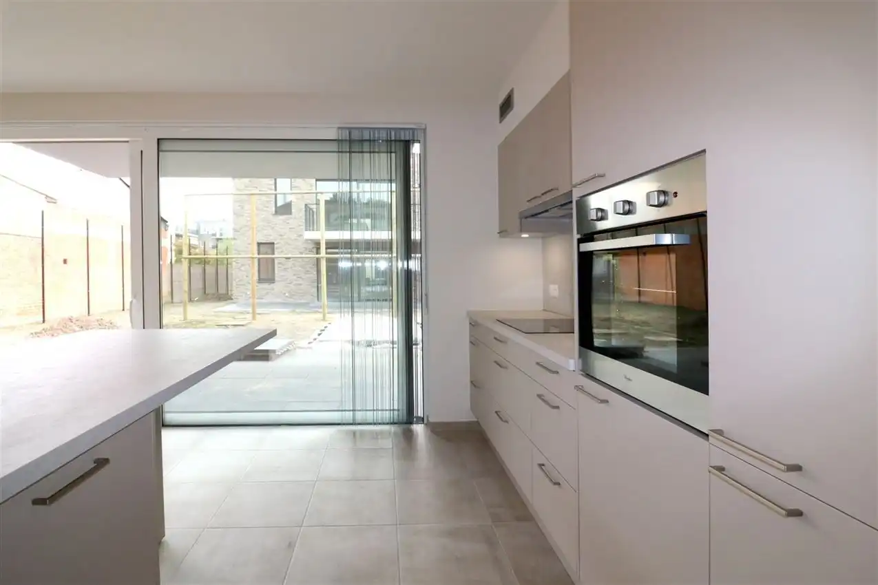 Gelijkvloers appartement, 2 slpk., autostaanplaats foto 5