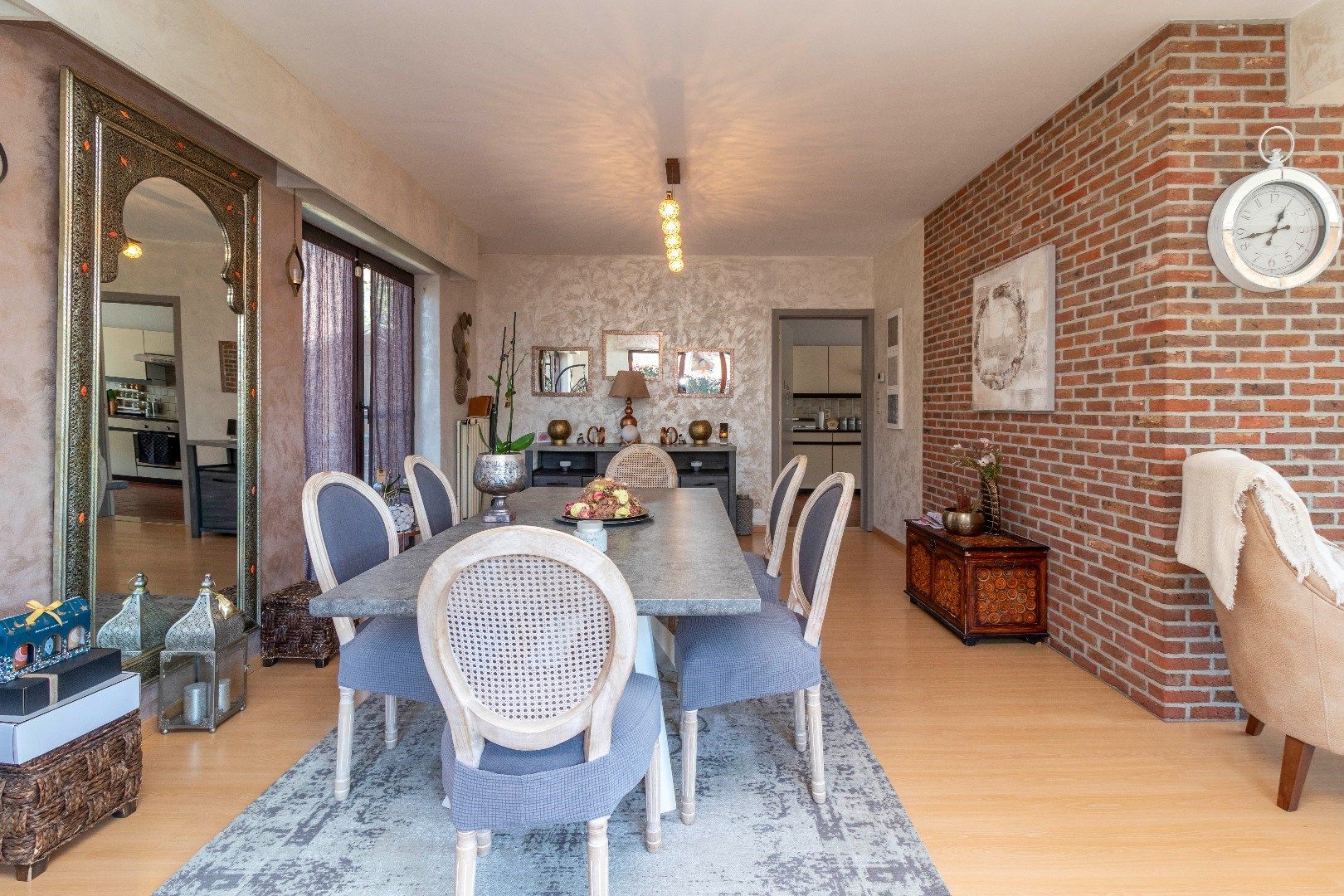 Ruim duplexappartement met gelijkvloerse handelsruimte foto 4