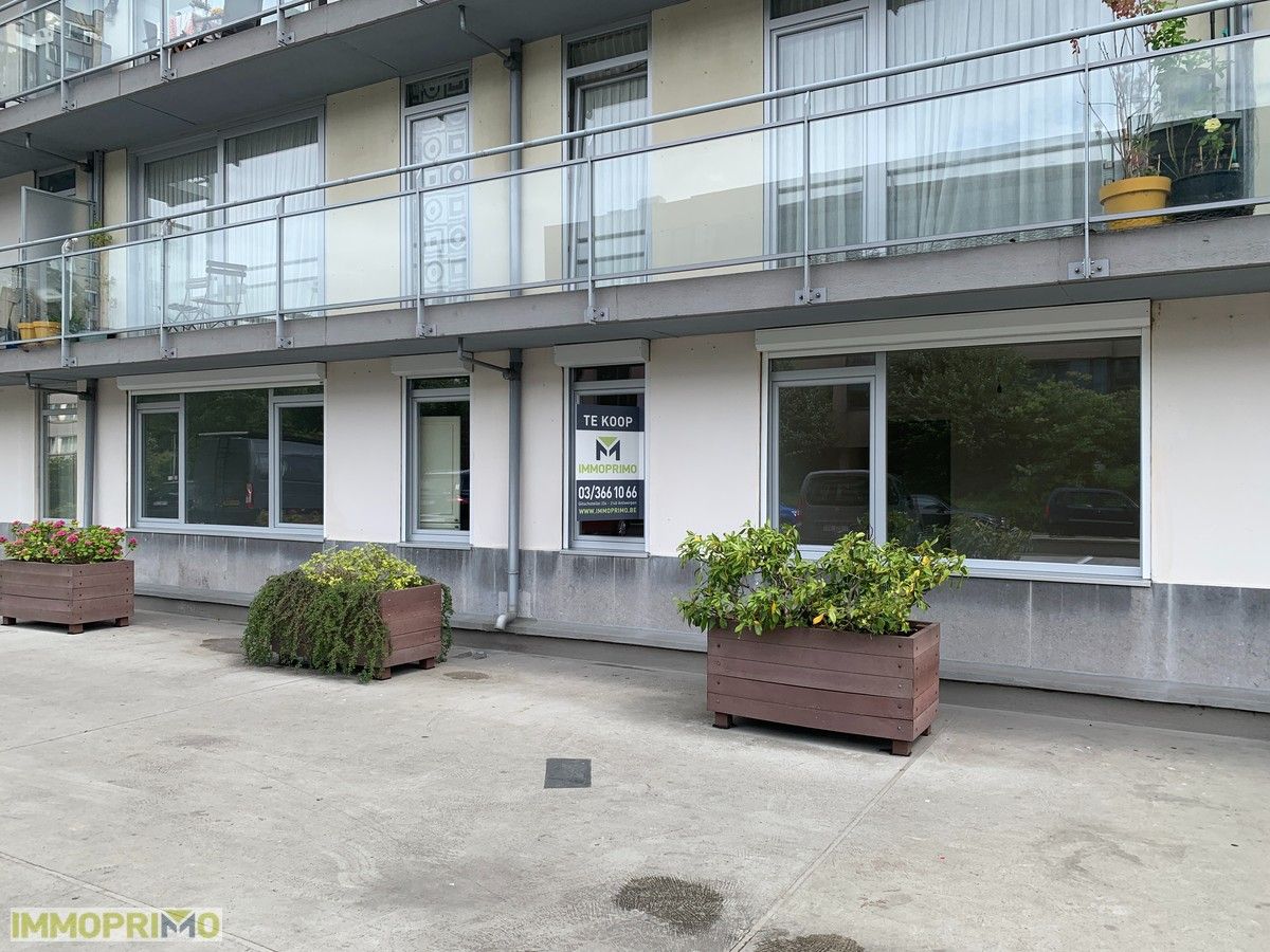 Gelijkvloersappartement met 2 slaapkamers. foto {{pictureIndex}}