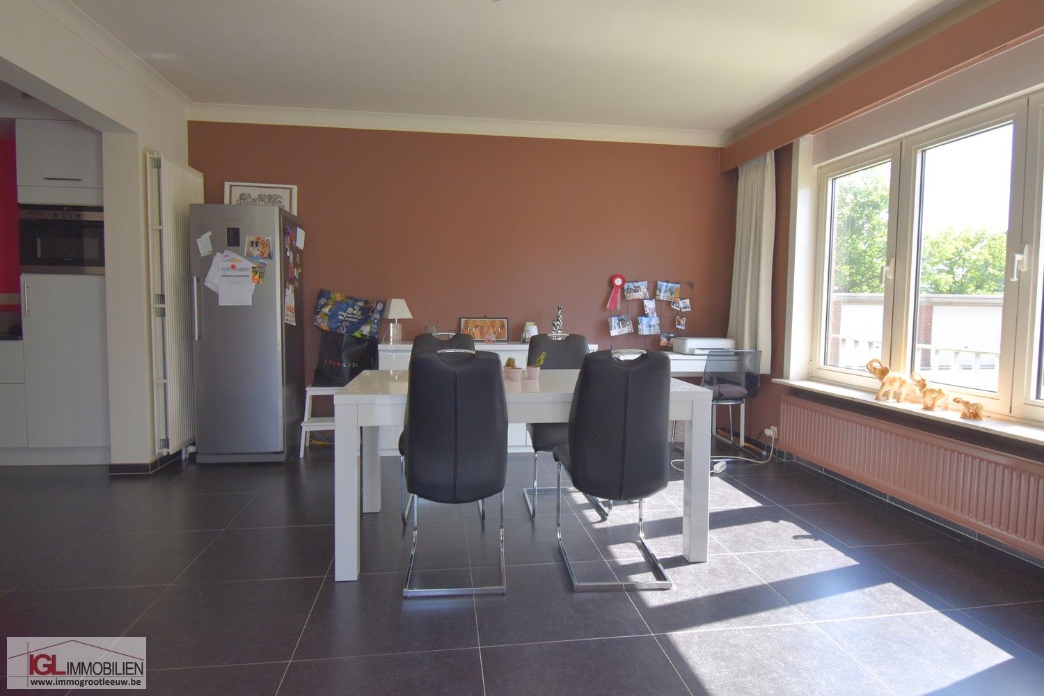 Ruim gelijkvloers appartement met 2 slaapkamers, terras & garagebox foto 6