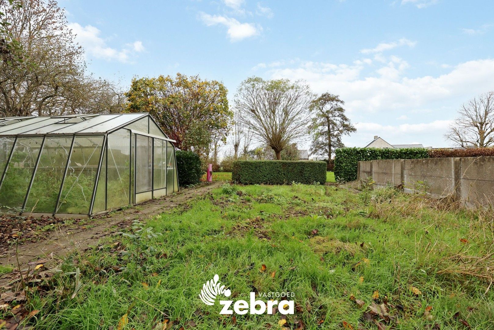 Ruime woning met grote tuin, zwemvijver en schuur in Beveren aan de IJzer! foto 27