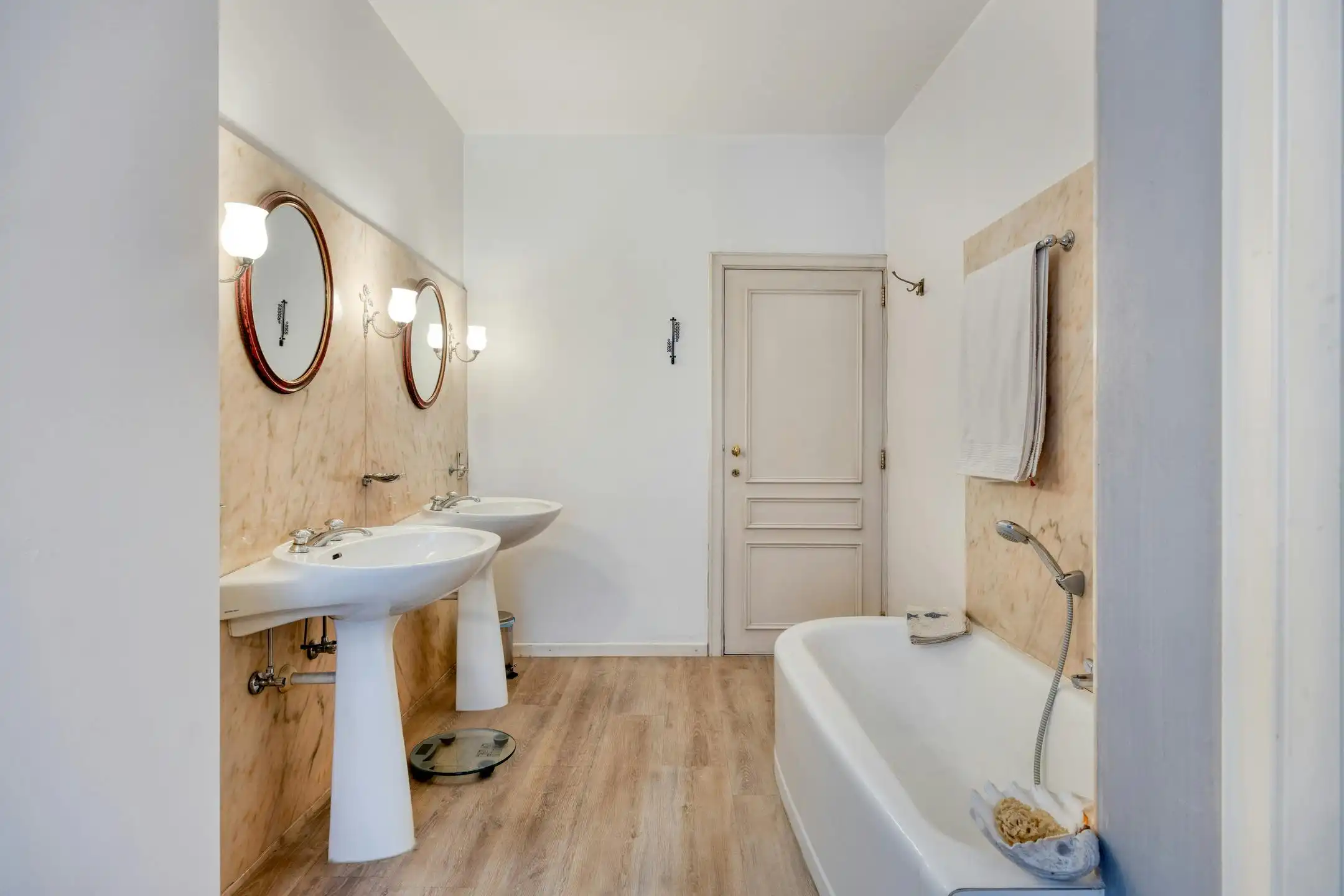 Karaktervol huis te koop in centrum Boom foto 23