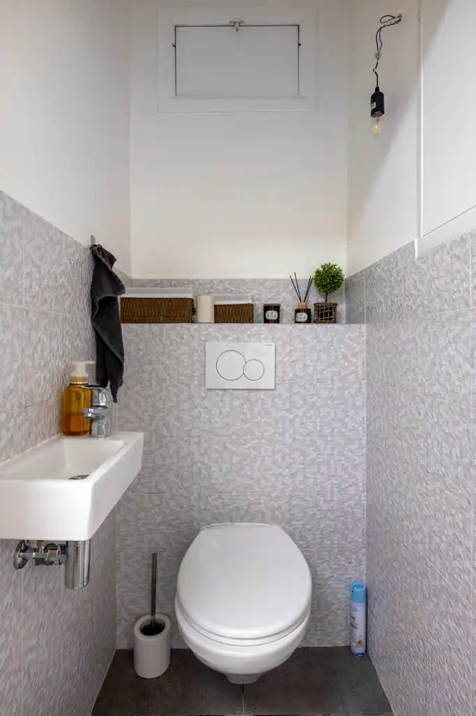 Instapklaar 2-slaapkamerappartement met garage foto 13